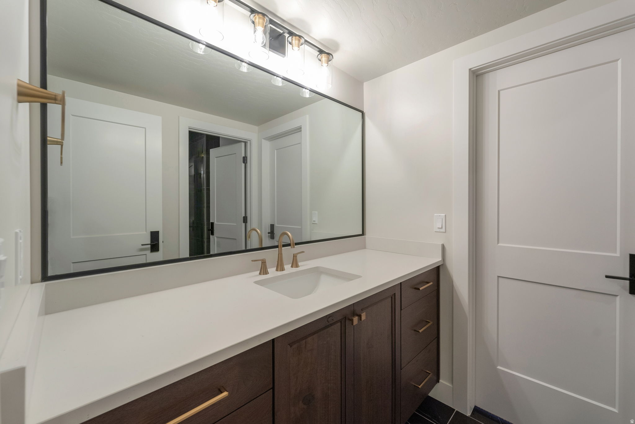 BEACON POINTE - Residential