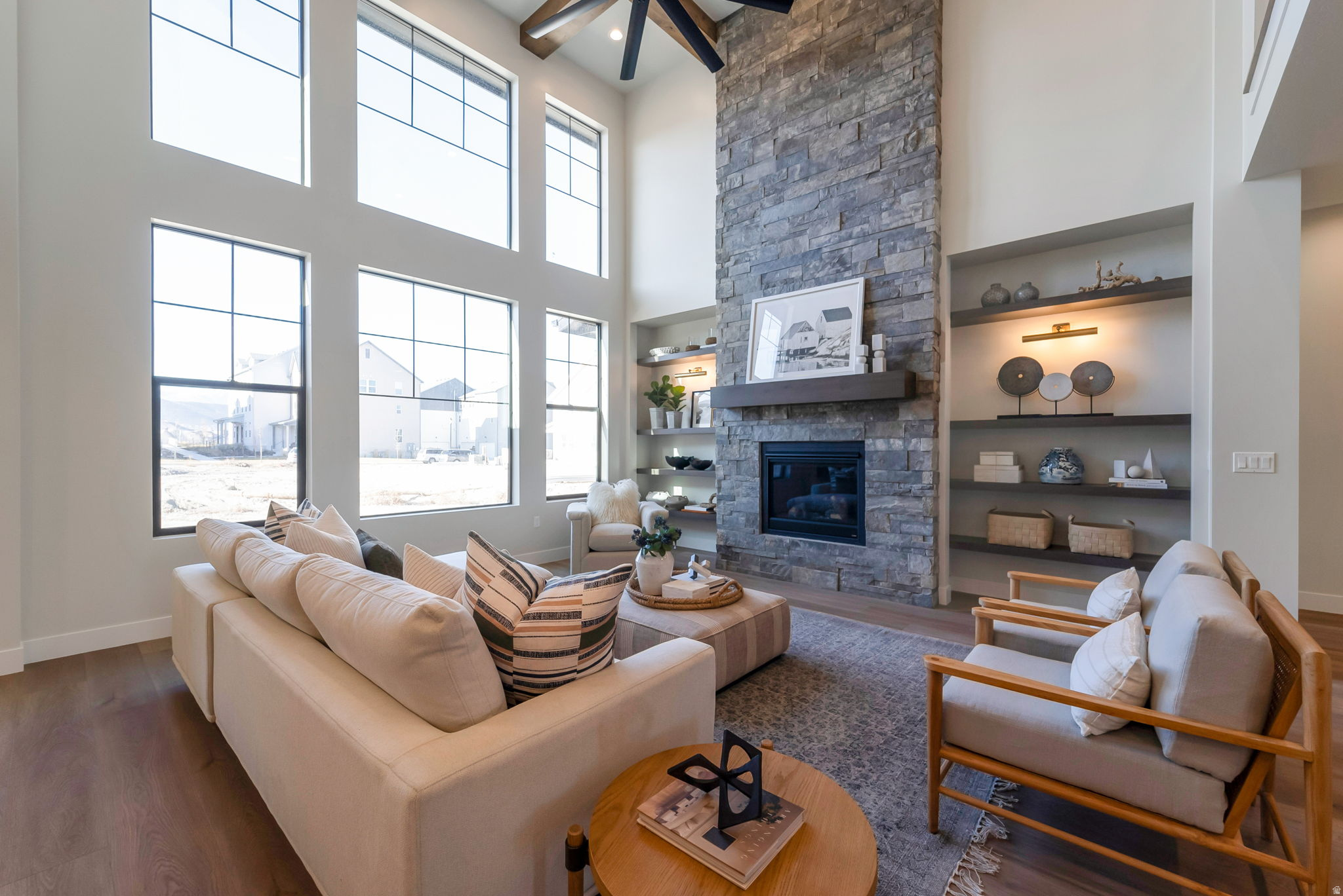 BEACON POINTE - Residential