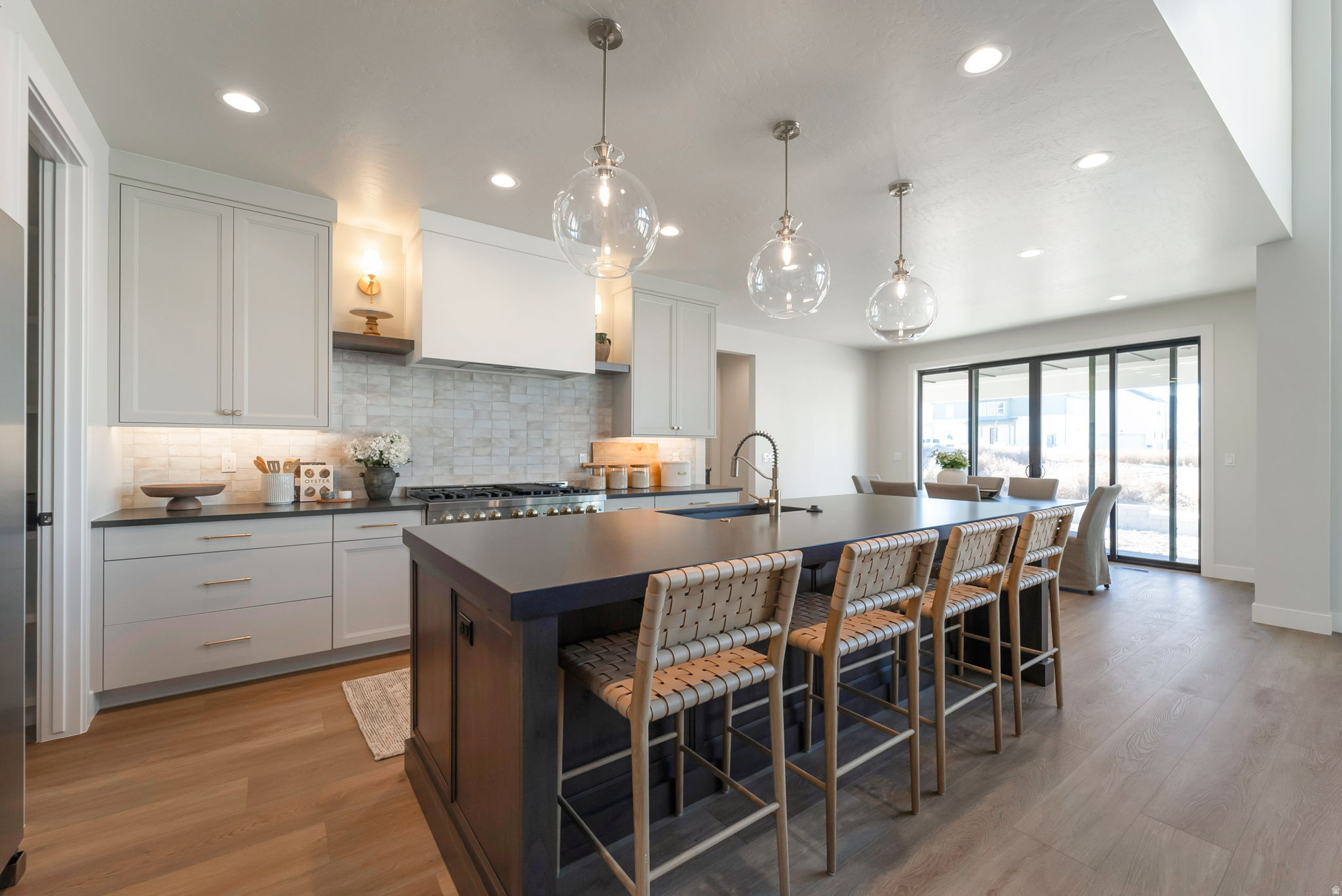 BEACON POINTE - Residential