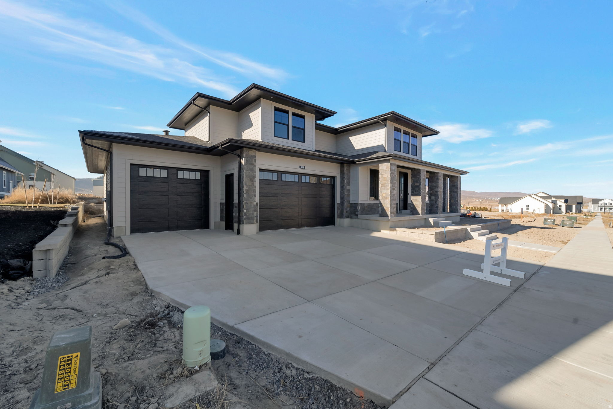 BEACON POINTE - Residential