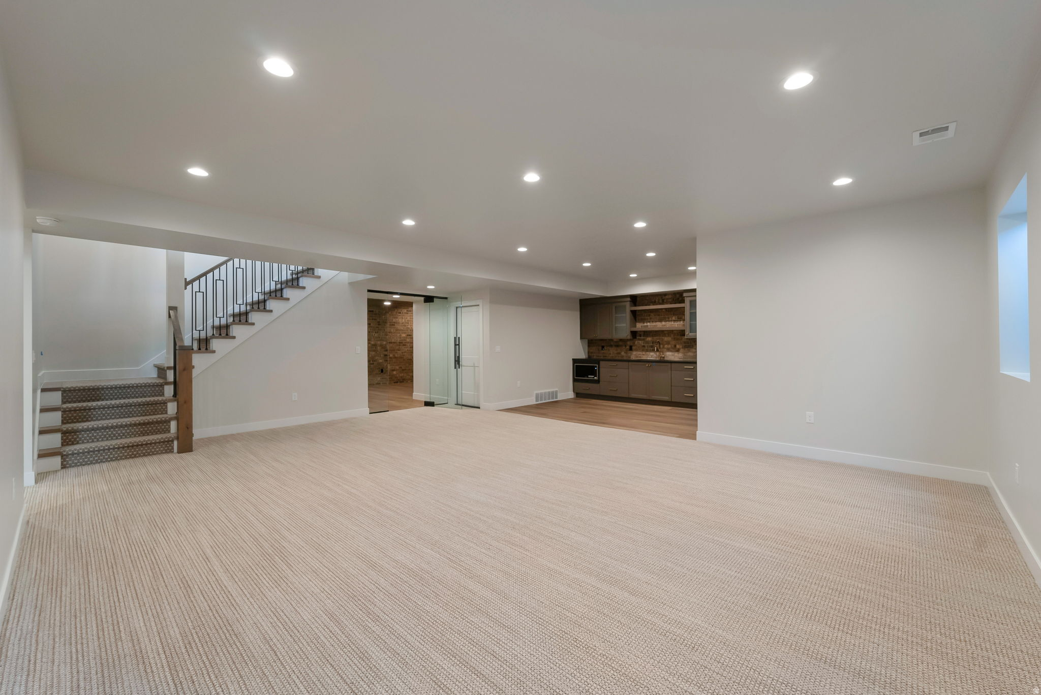 BEACON POINTE - Residential