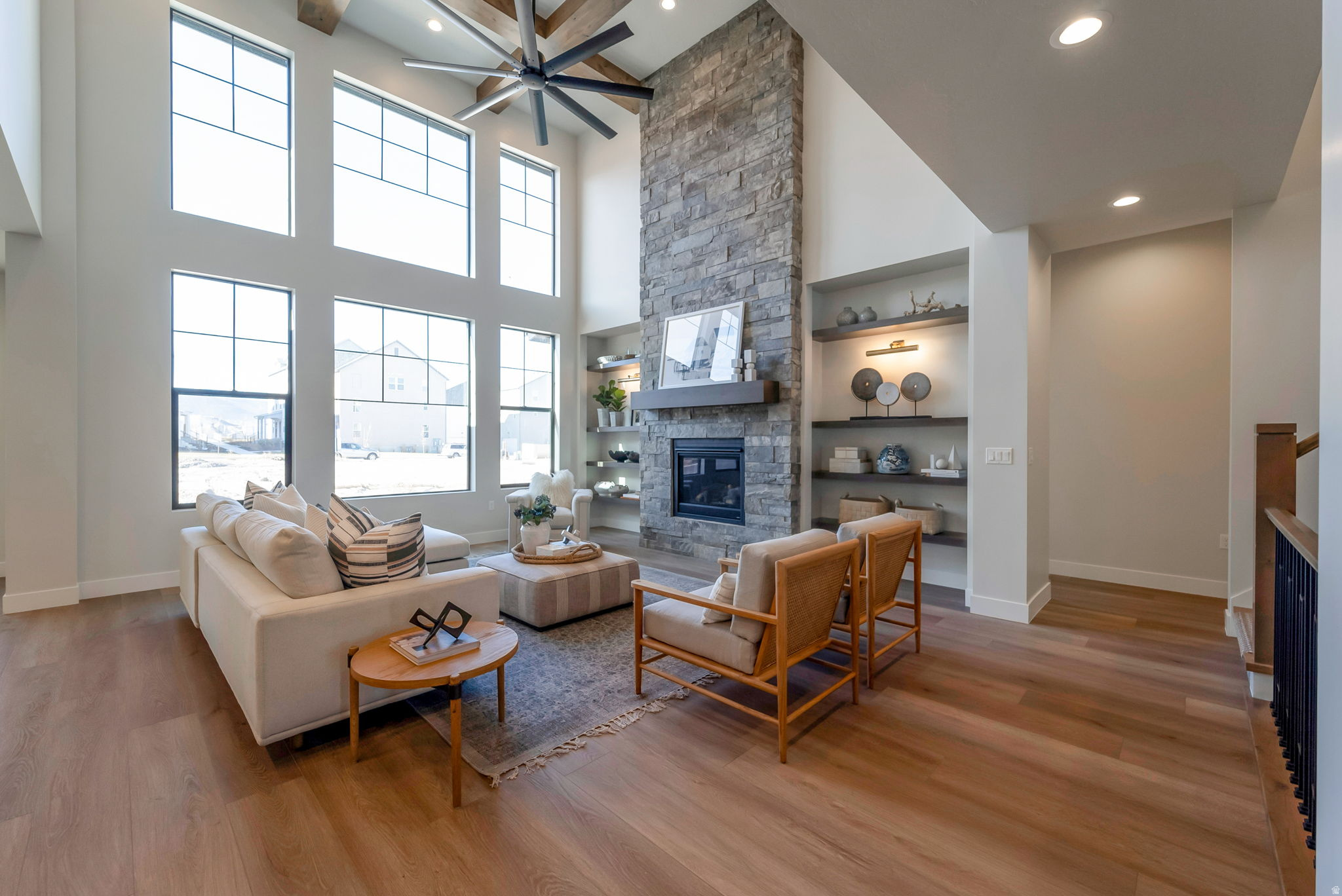BEACON POINTE - Residential