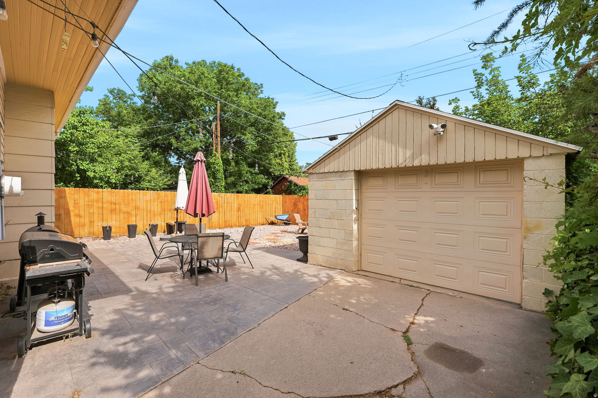 HILLVIEW - Residential