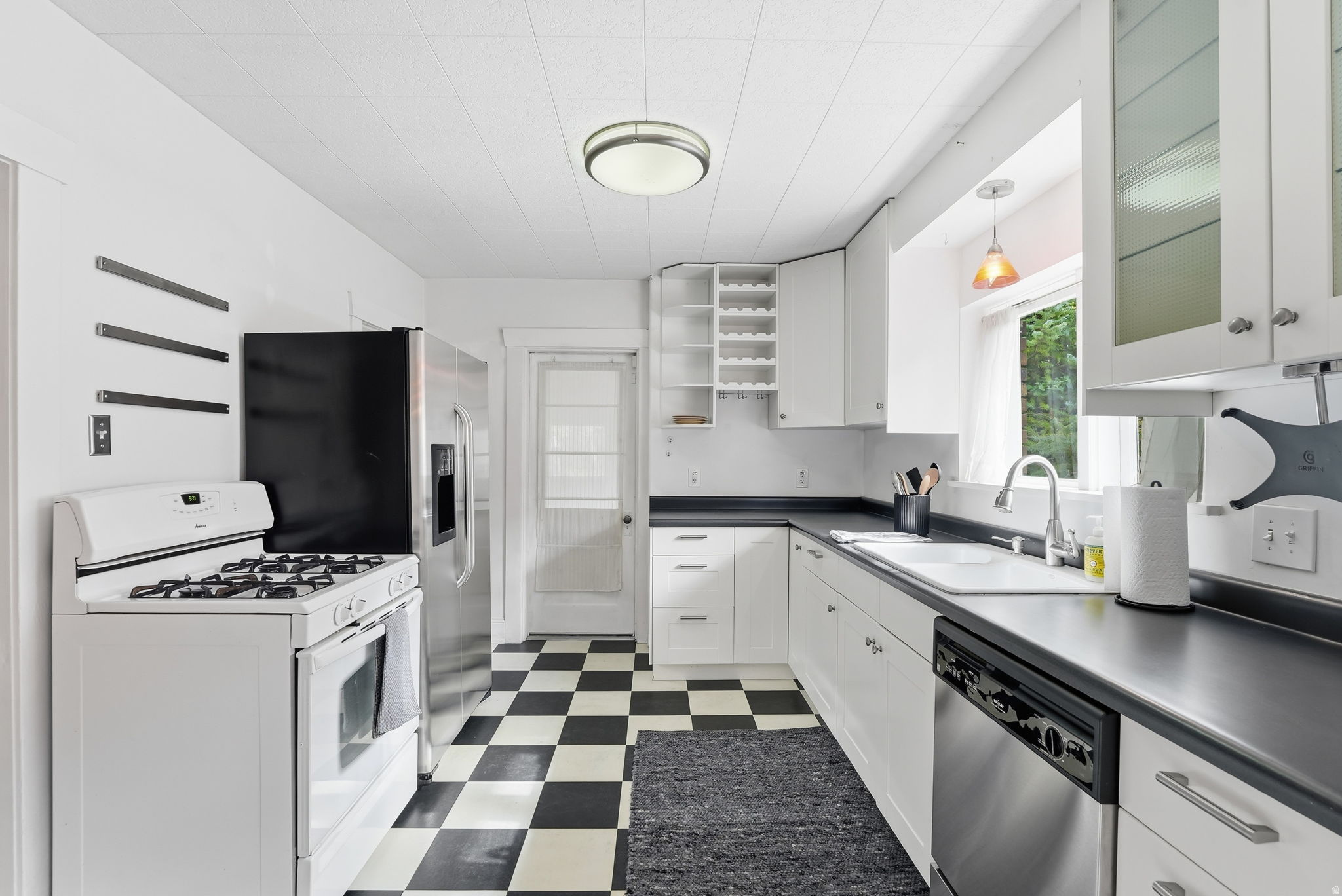 HILLVIEW - Residential