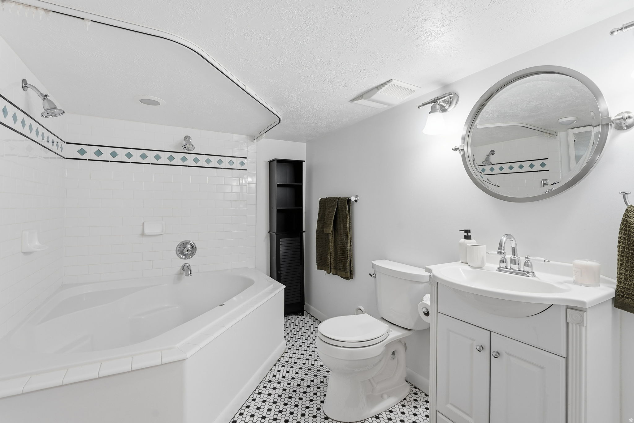 HILLVIEW - Residential