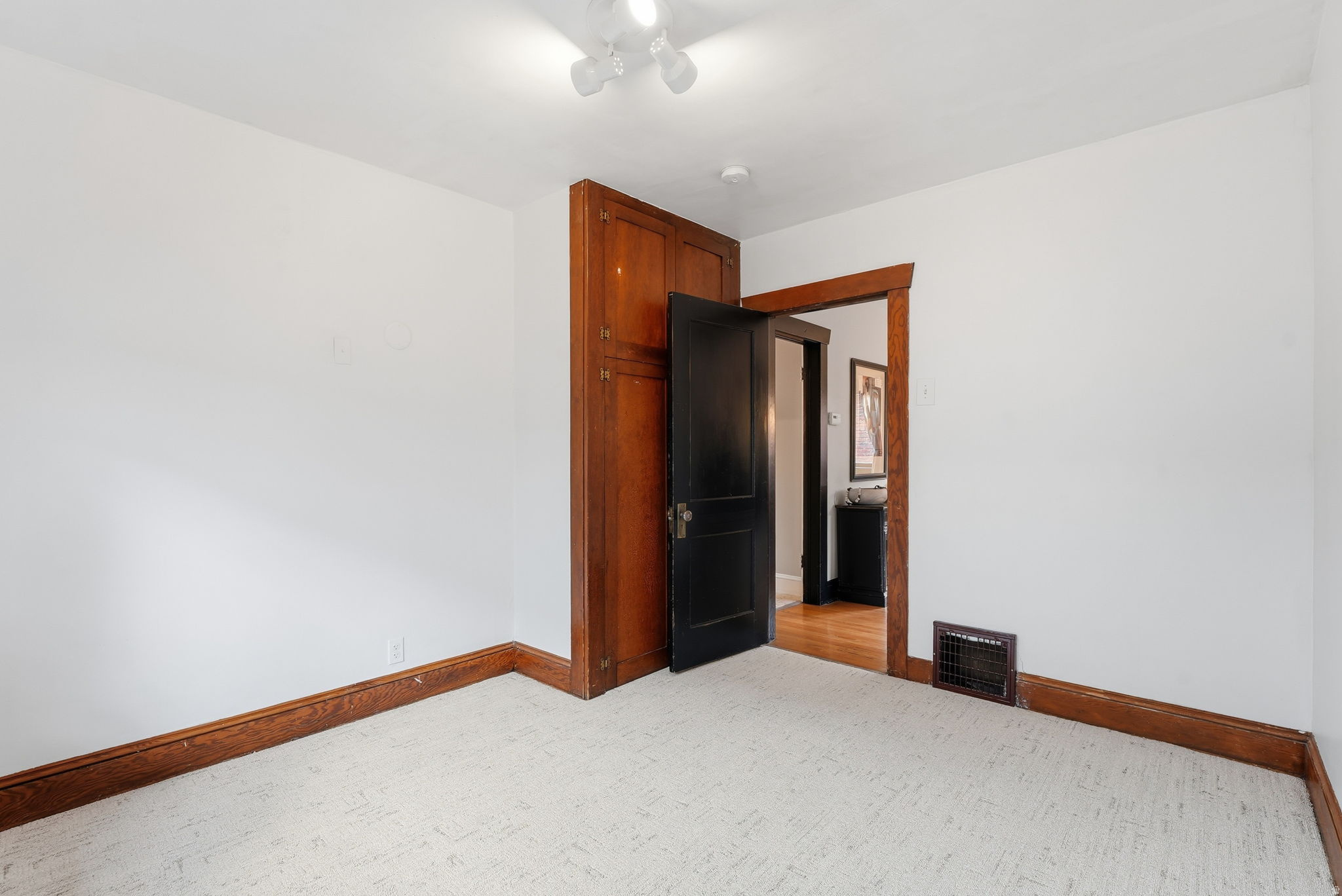 HILLVIEW - Residential