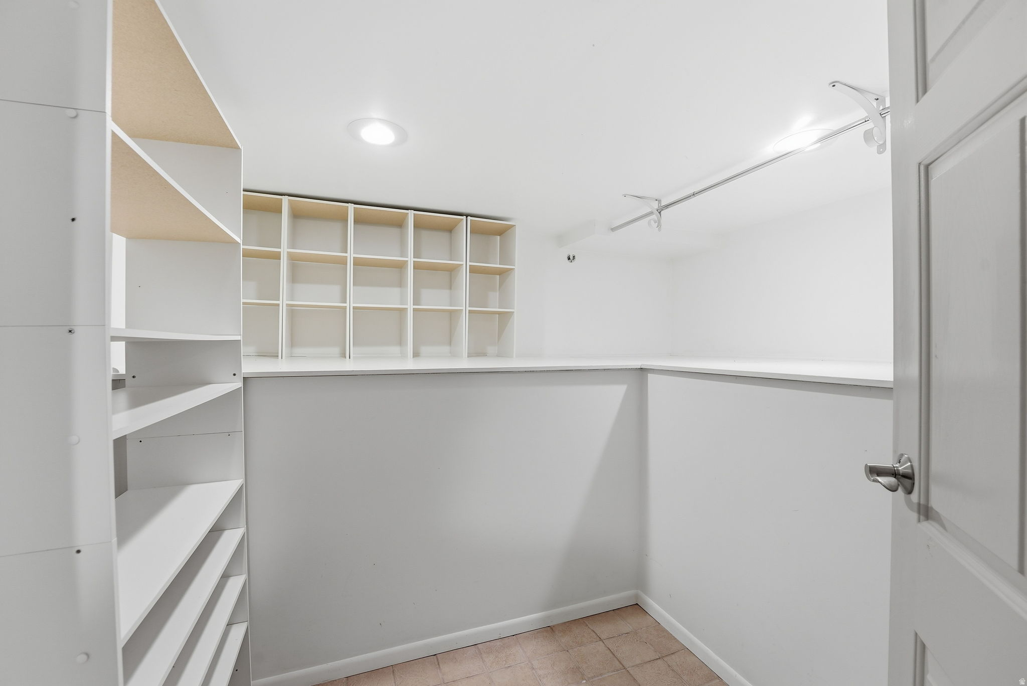 HILLVIEW - Residential