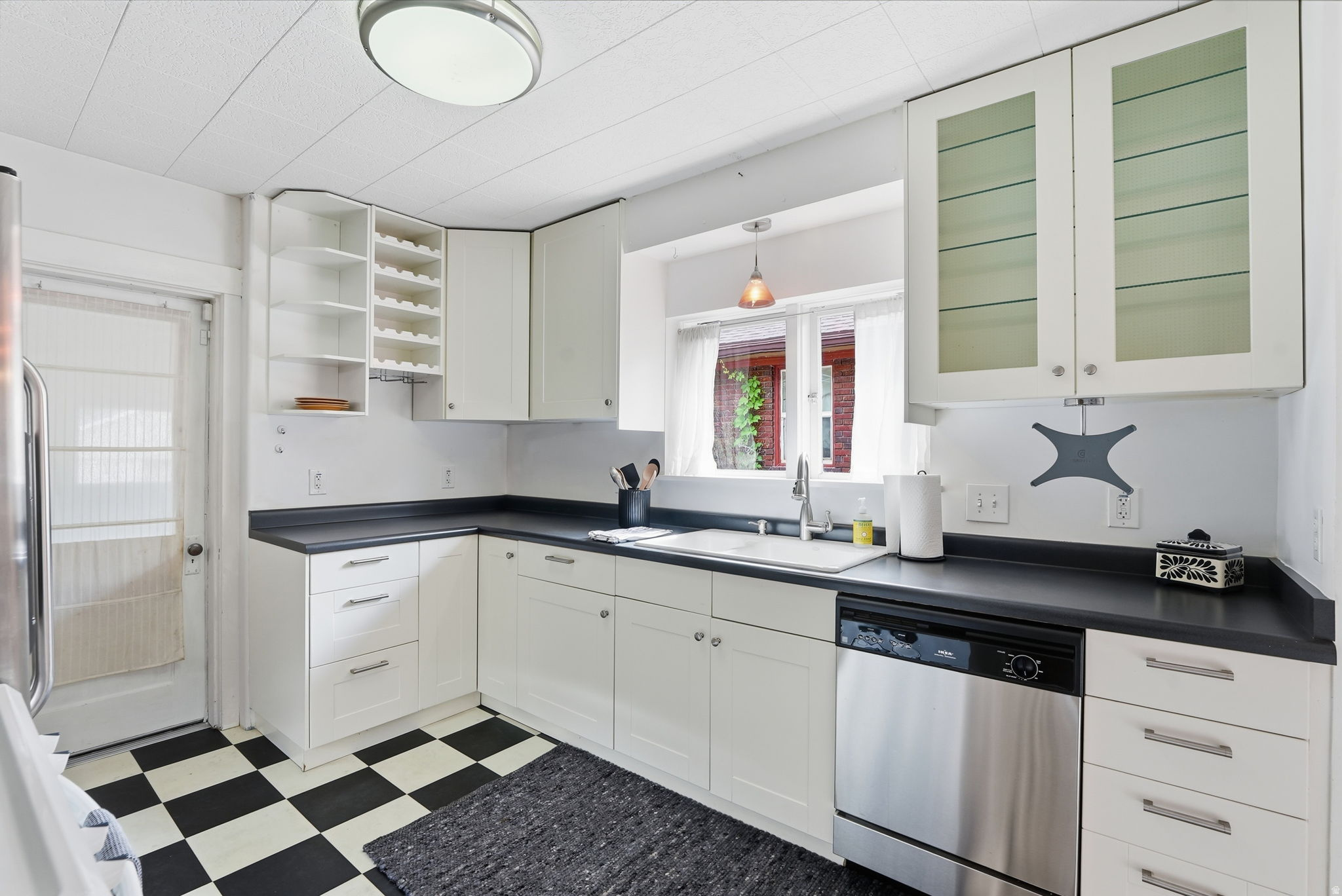 HILLVIEW - Residential