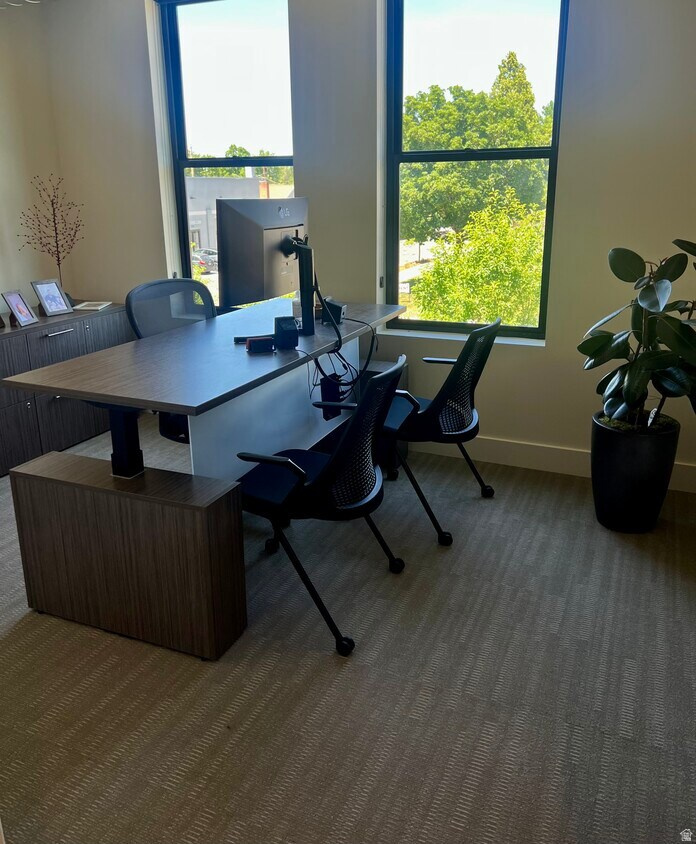 HIGHLAND PARK - Commercial Lease