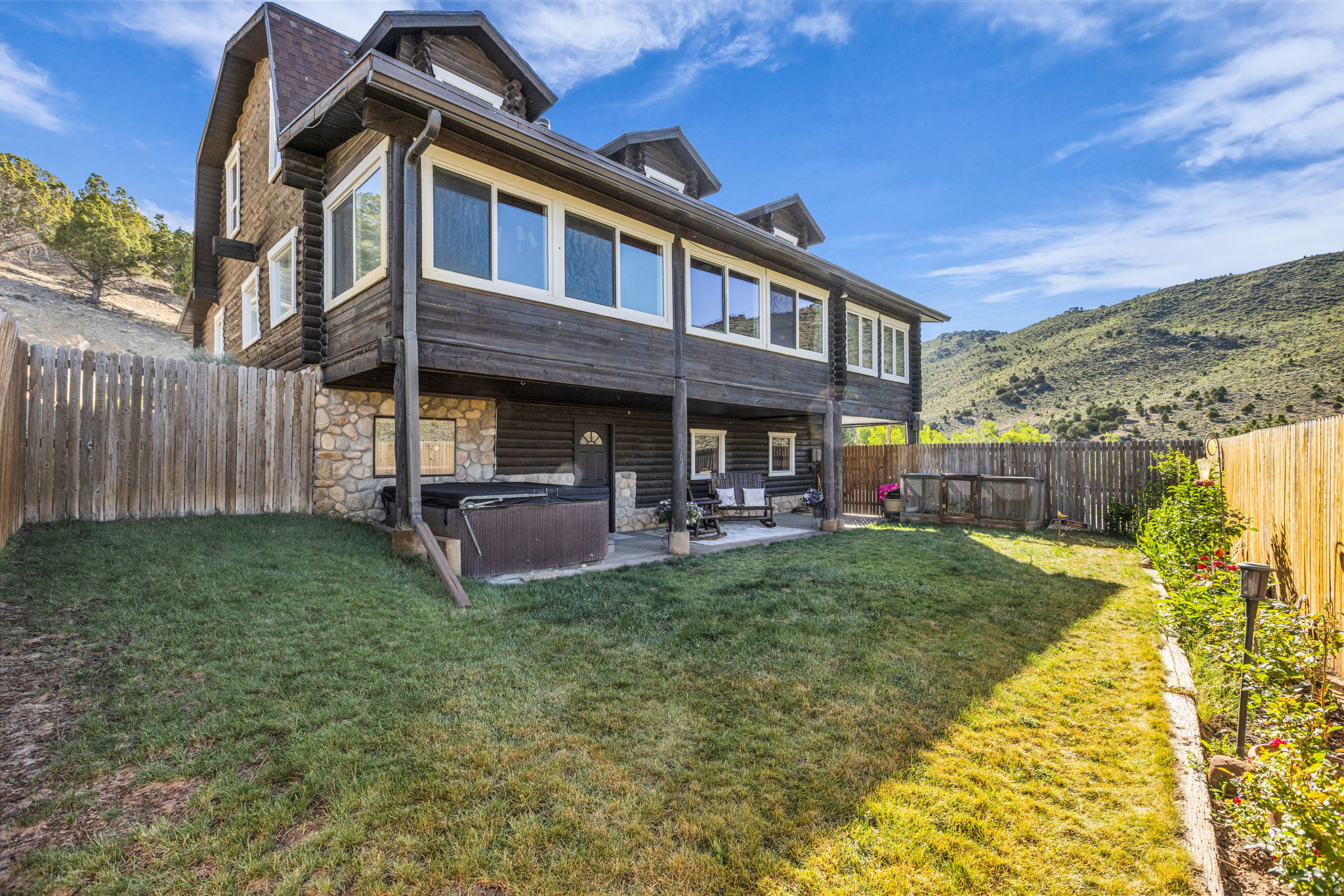 NORTH SUMMIT - Residential