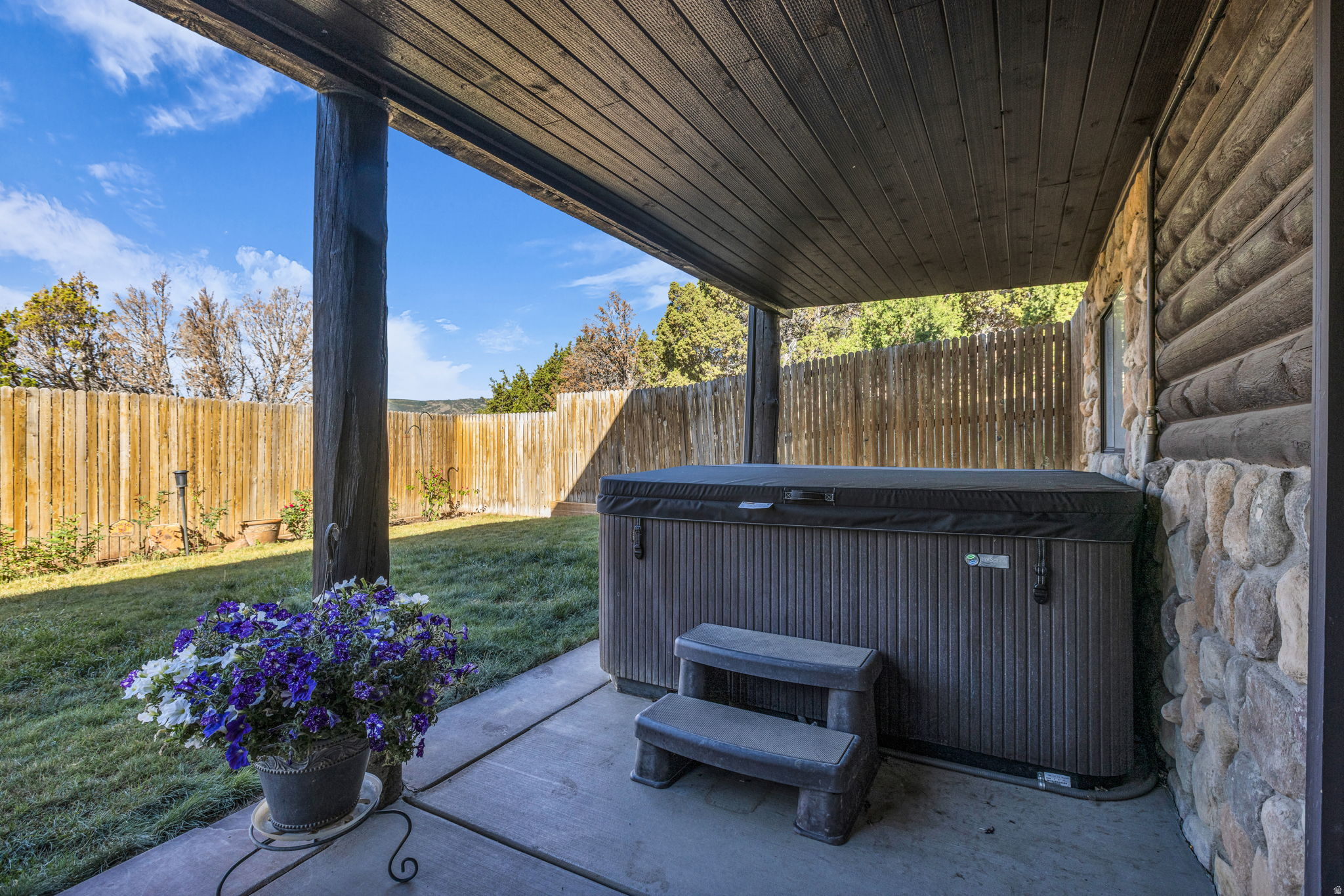 NORTH SUMMIT - Residential