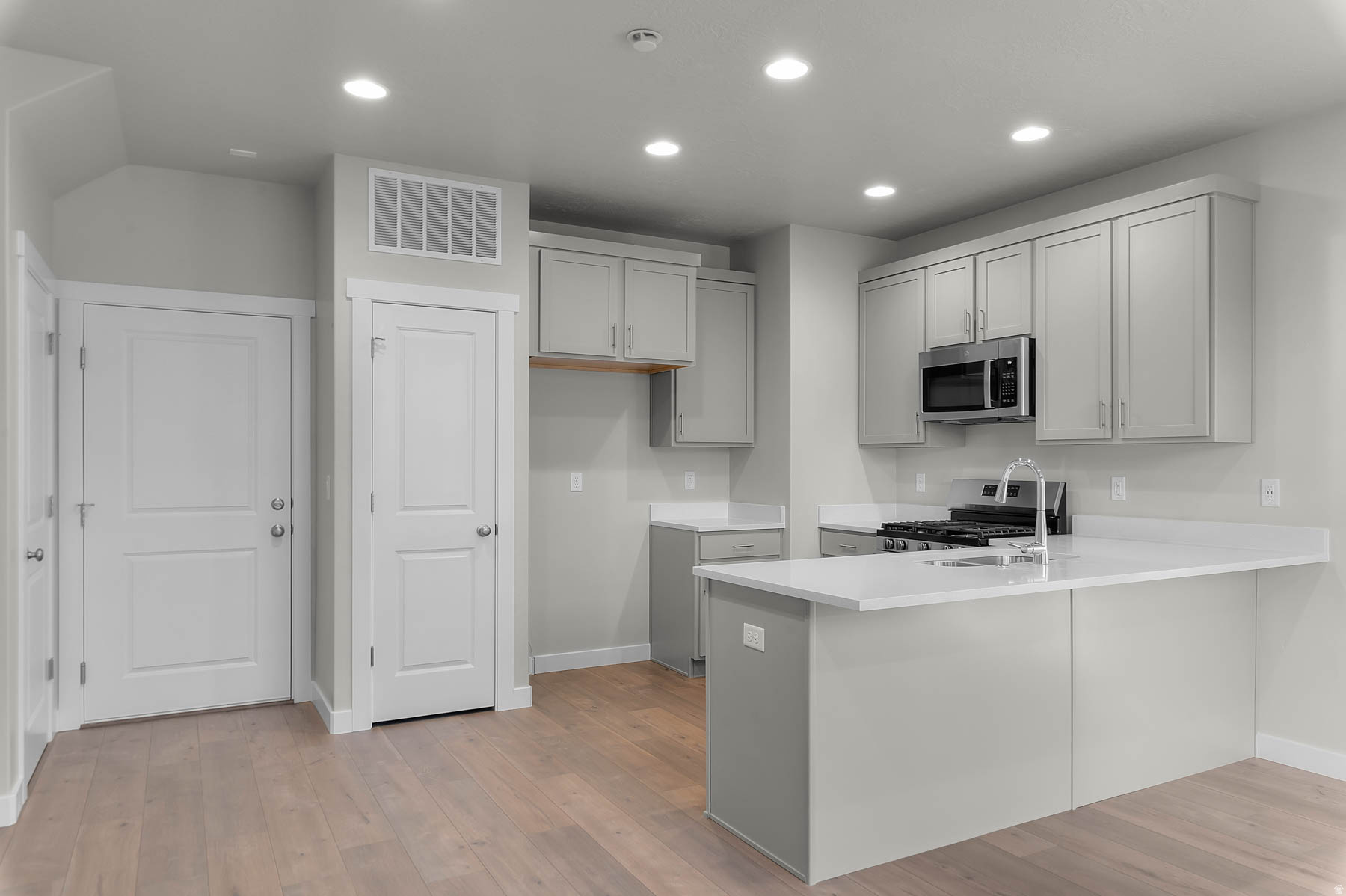 GABLER'S GROVE TOWNS 585 - Residential