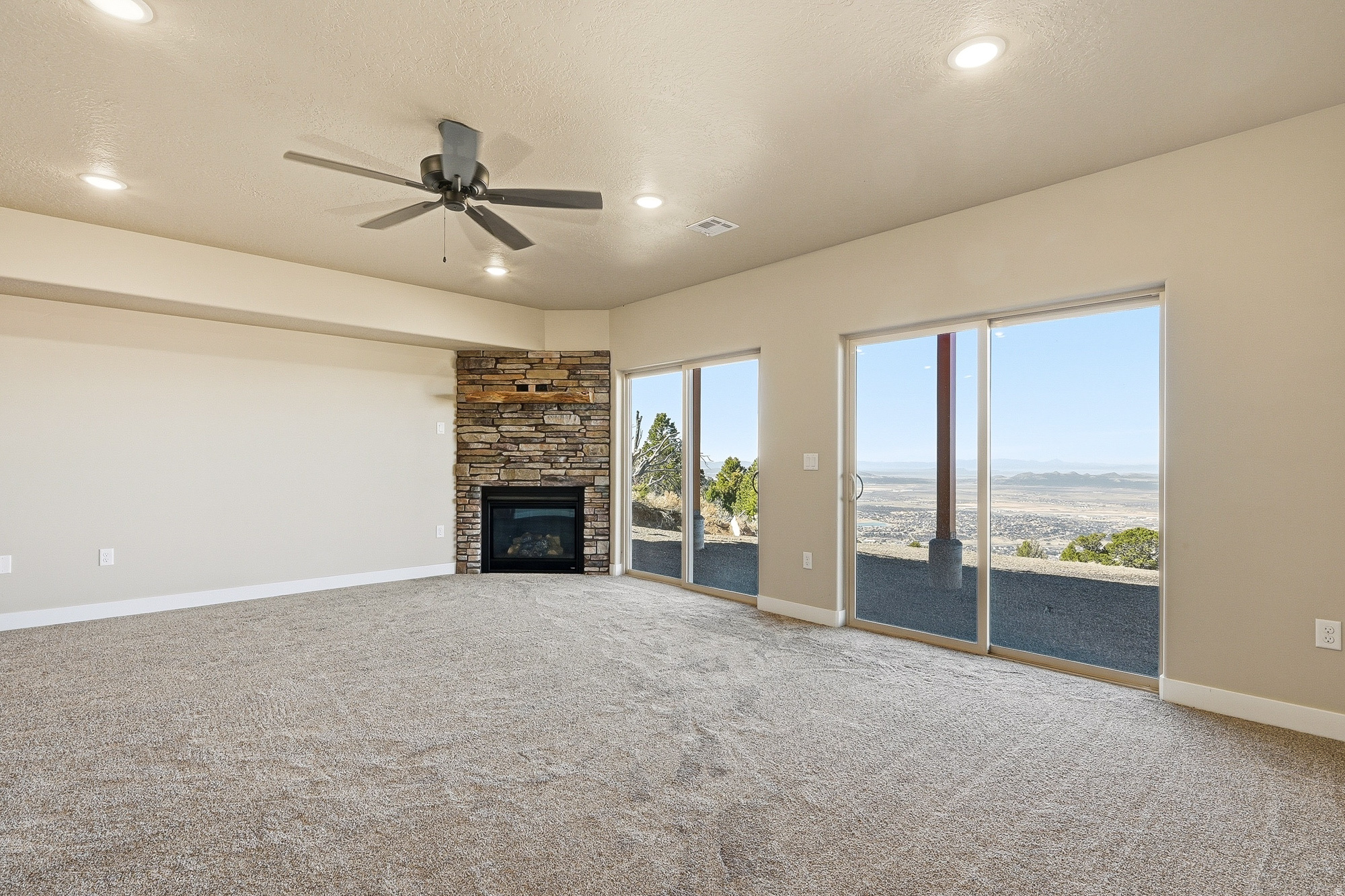 CEDAR HIGHLANDS - Residential