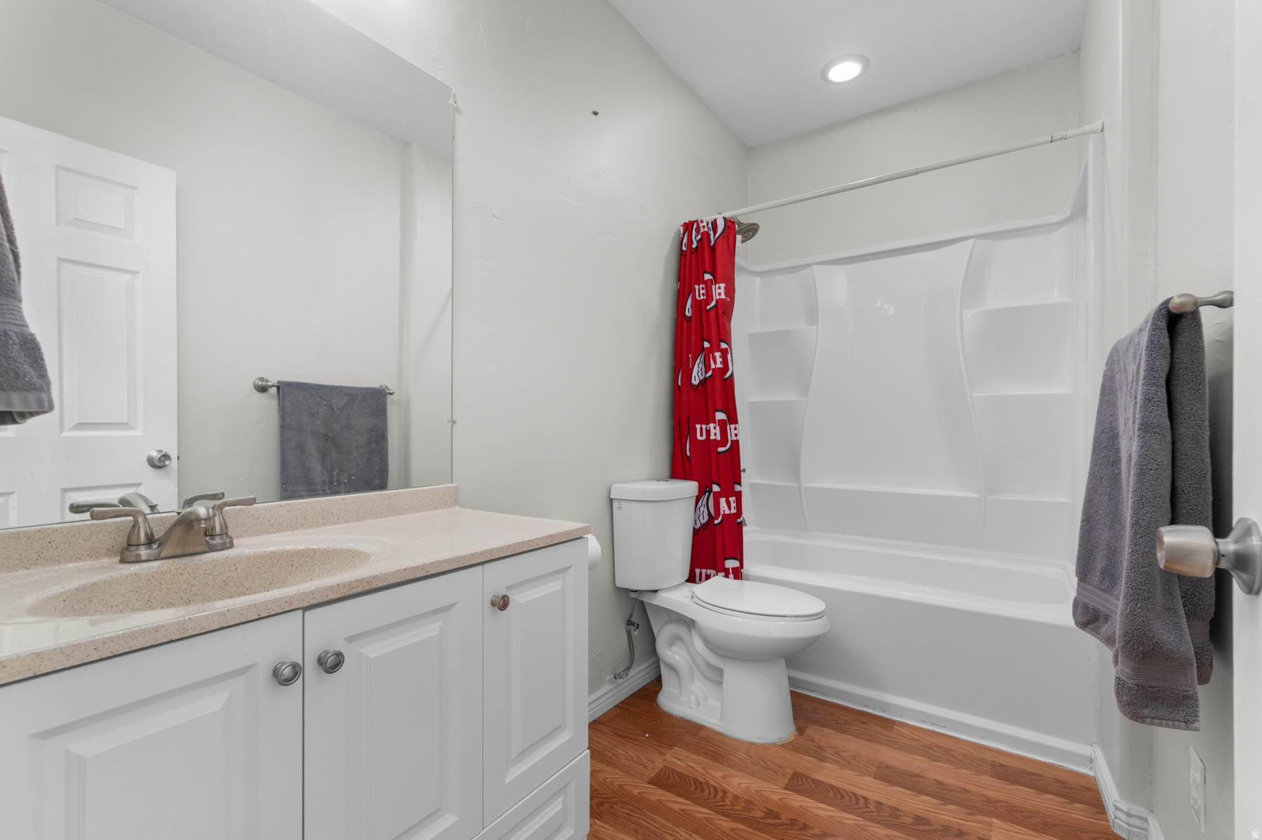 KENNECOTT DAYBREAK P - Residential Lease
