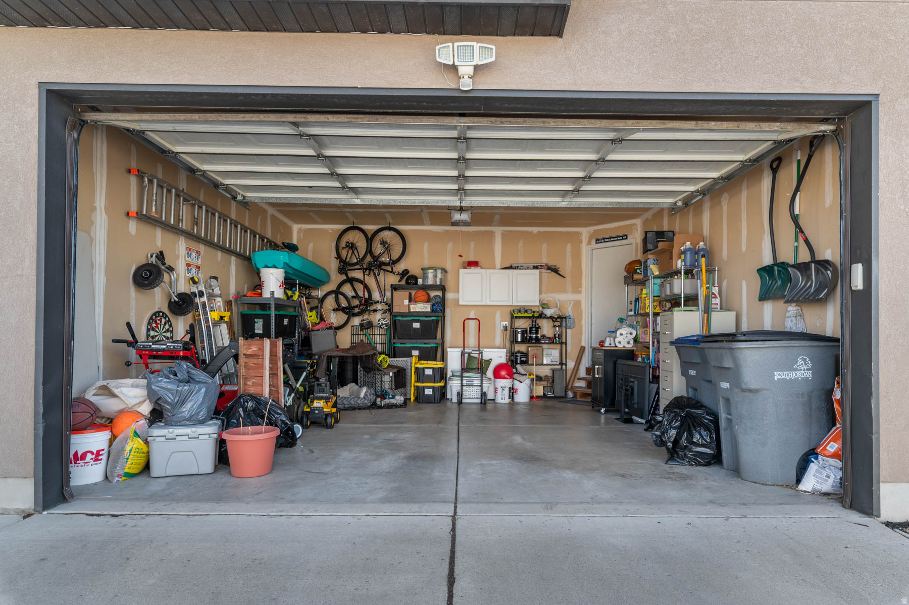 KENNECOTT DAYBREAK P - Residential Lease