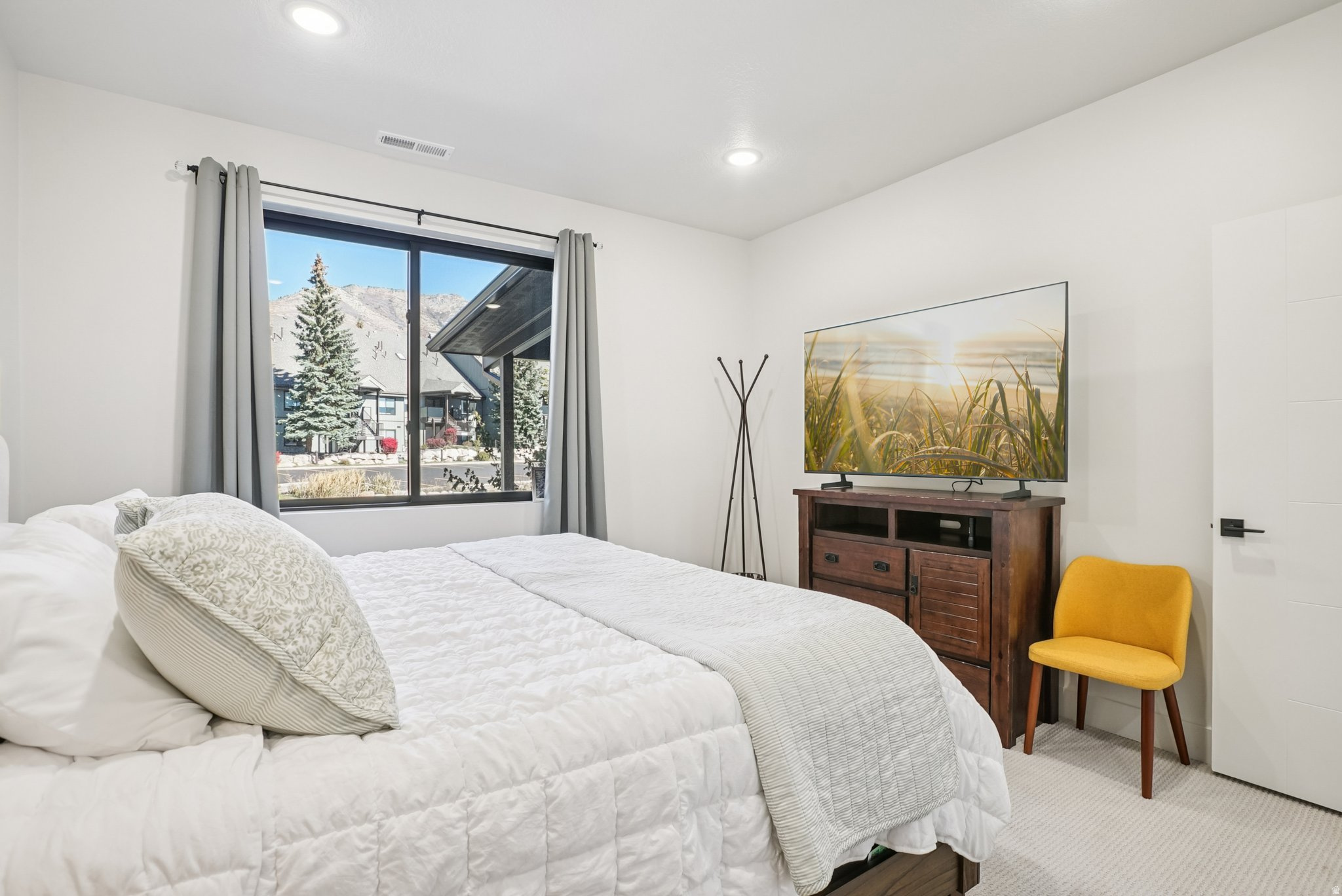 THE POINTE AT WOLF CREEK - Residential