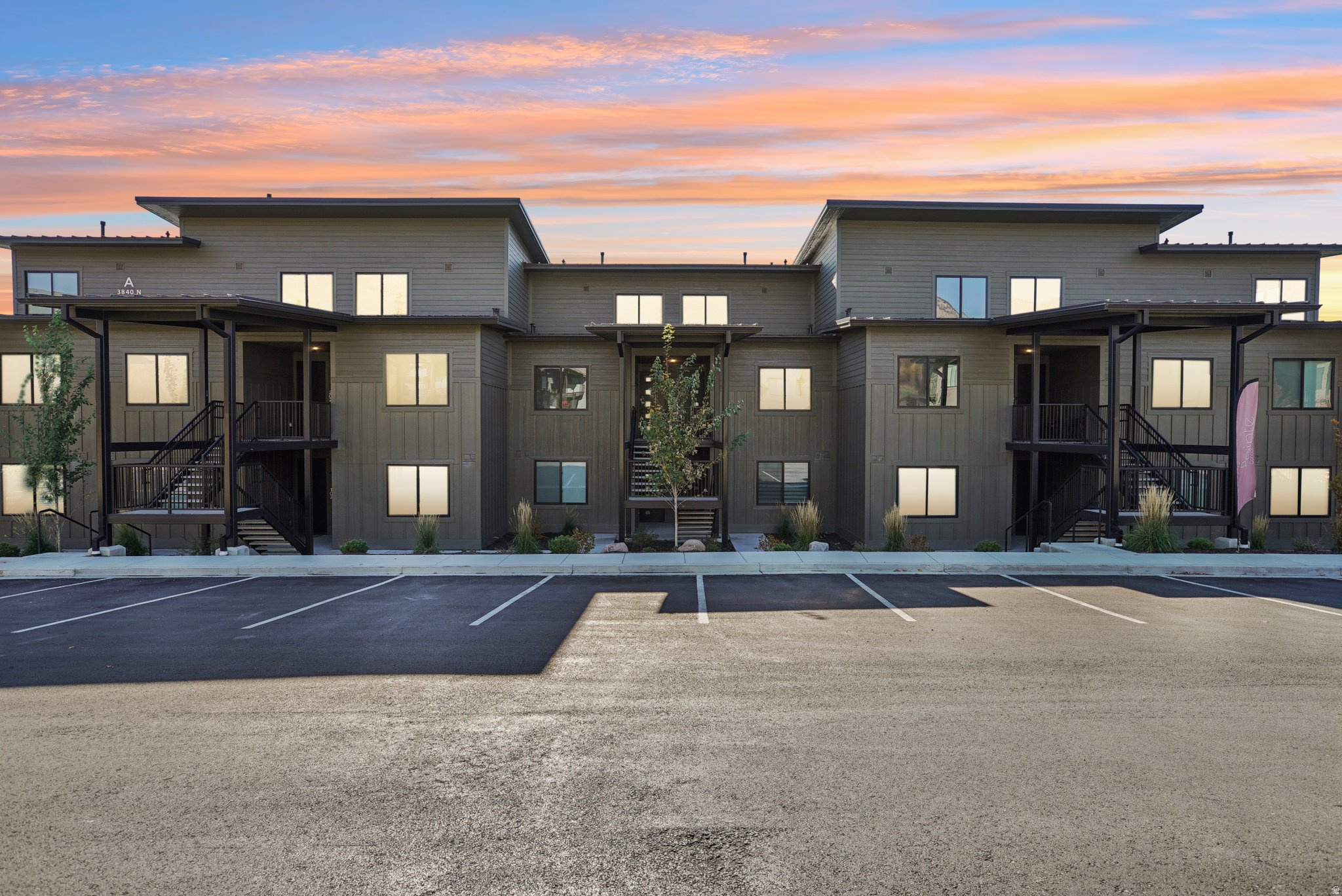 THE POINTE AT WOLF CREEK - Residential