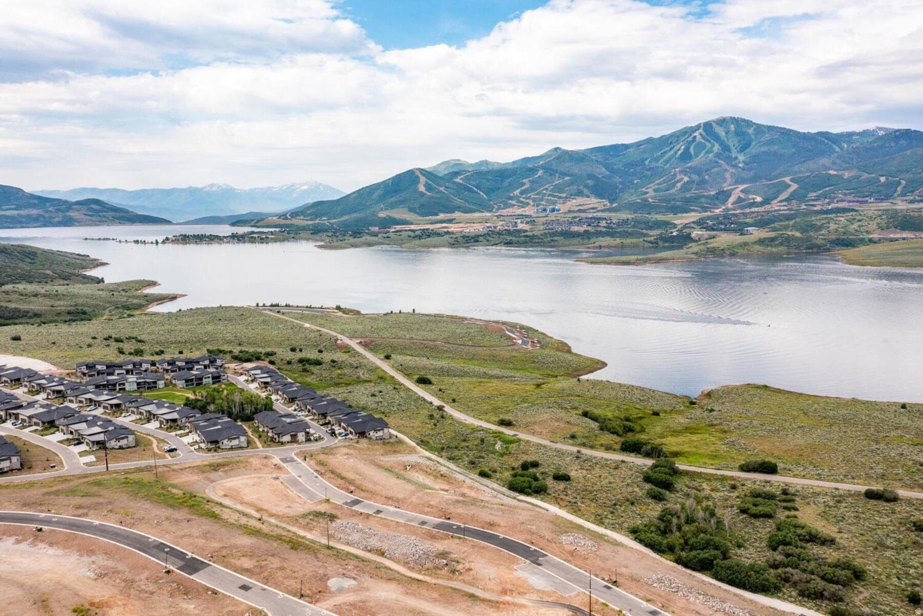 LAKEVIEW ESTATES - Residential