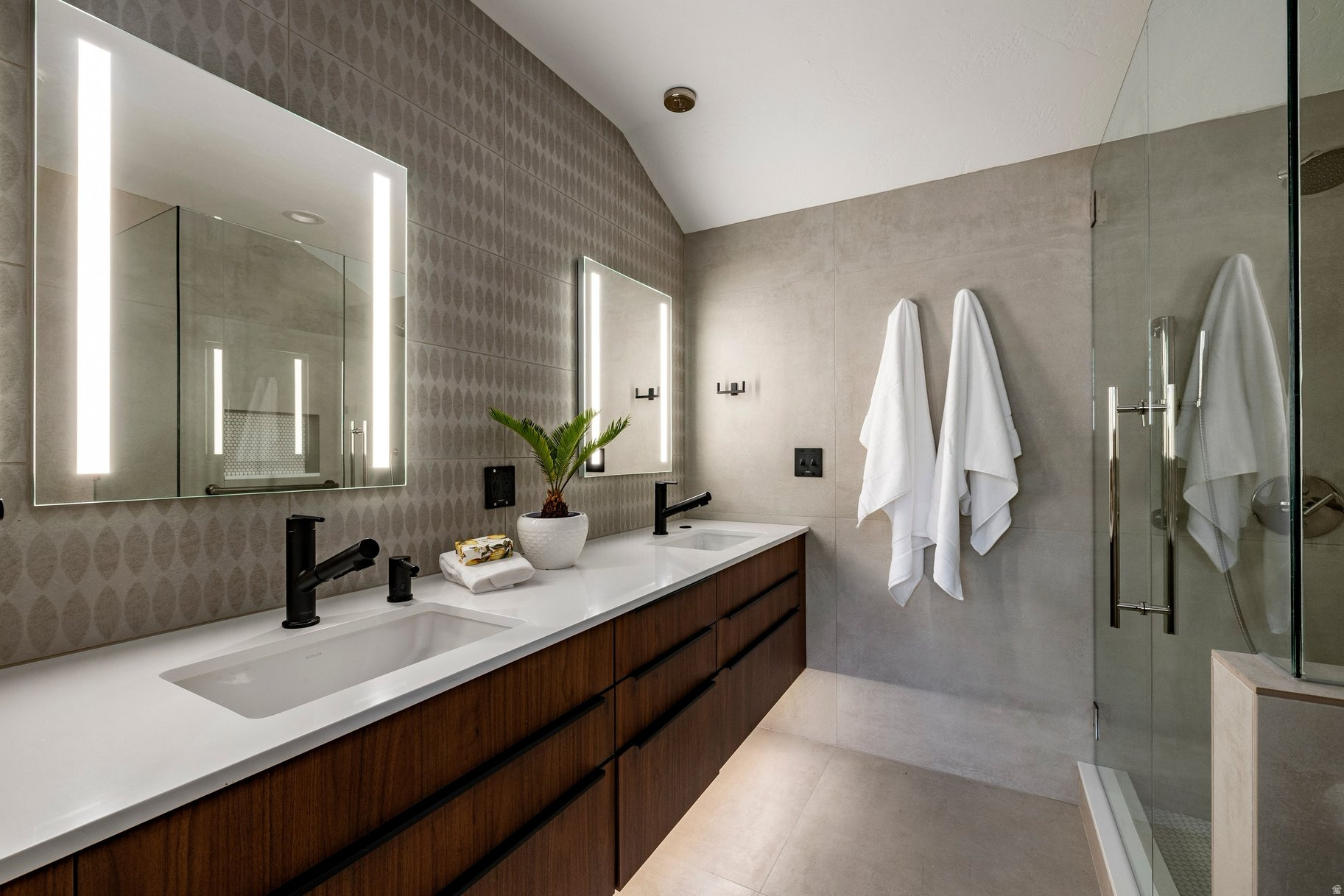 PARK AVE CONDOS - Residential