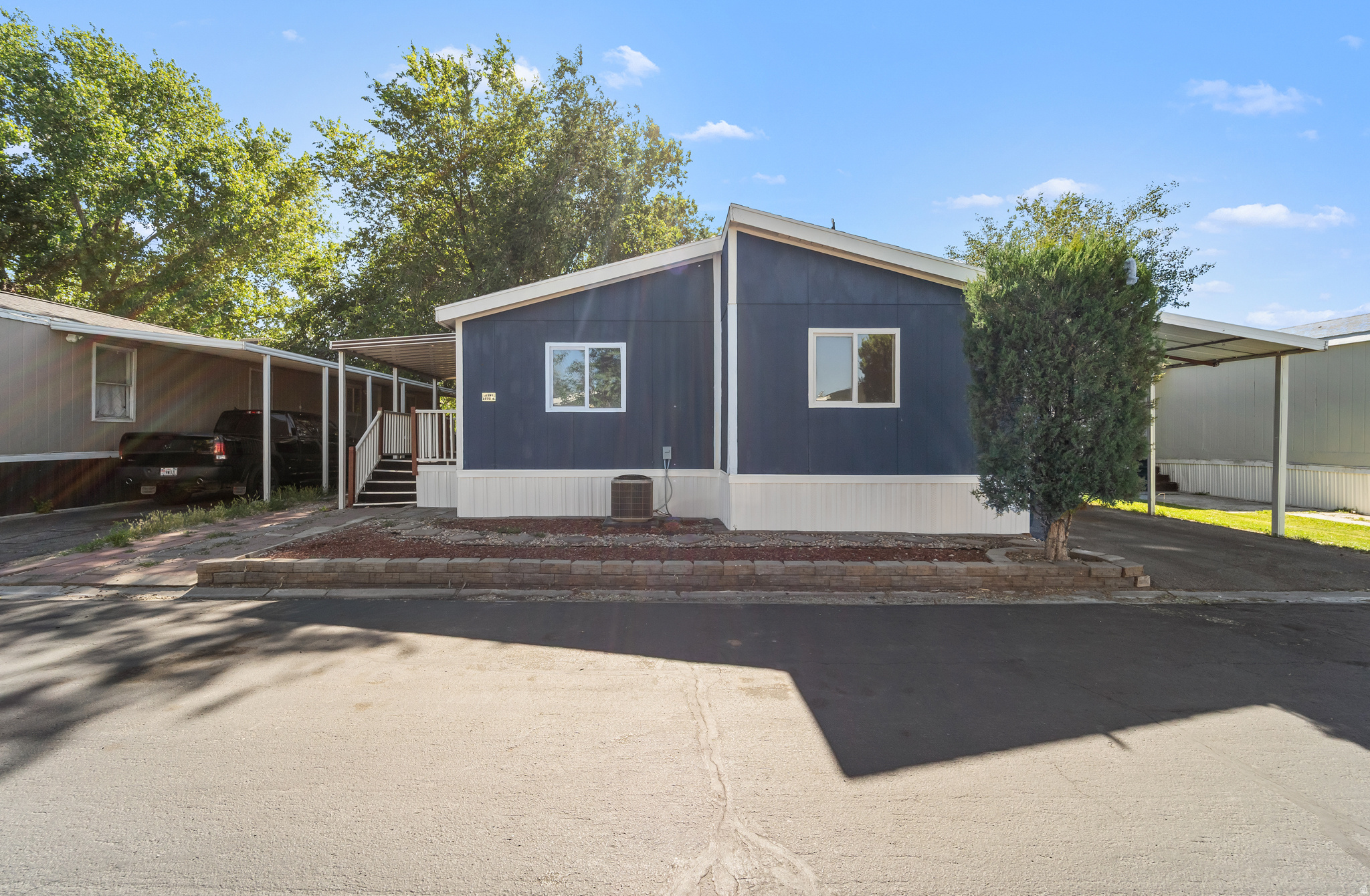 MOUNTAIN VIEW MHC - Residential