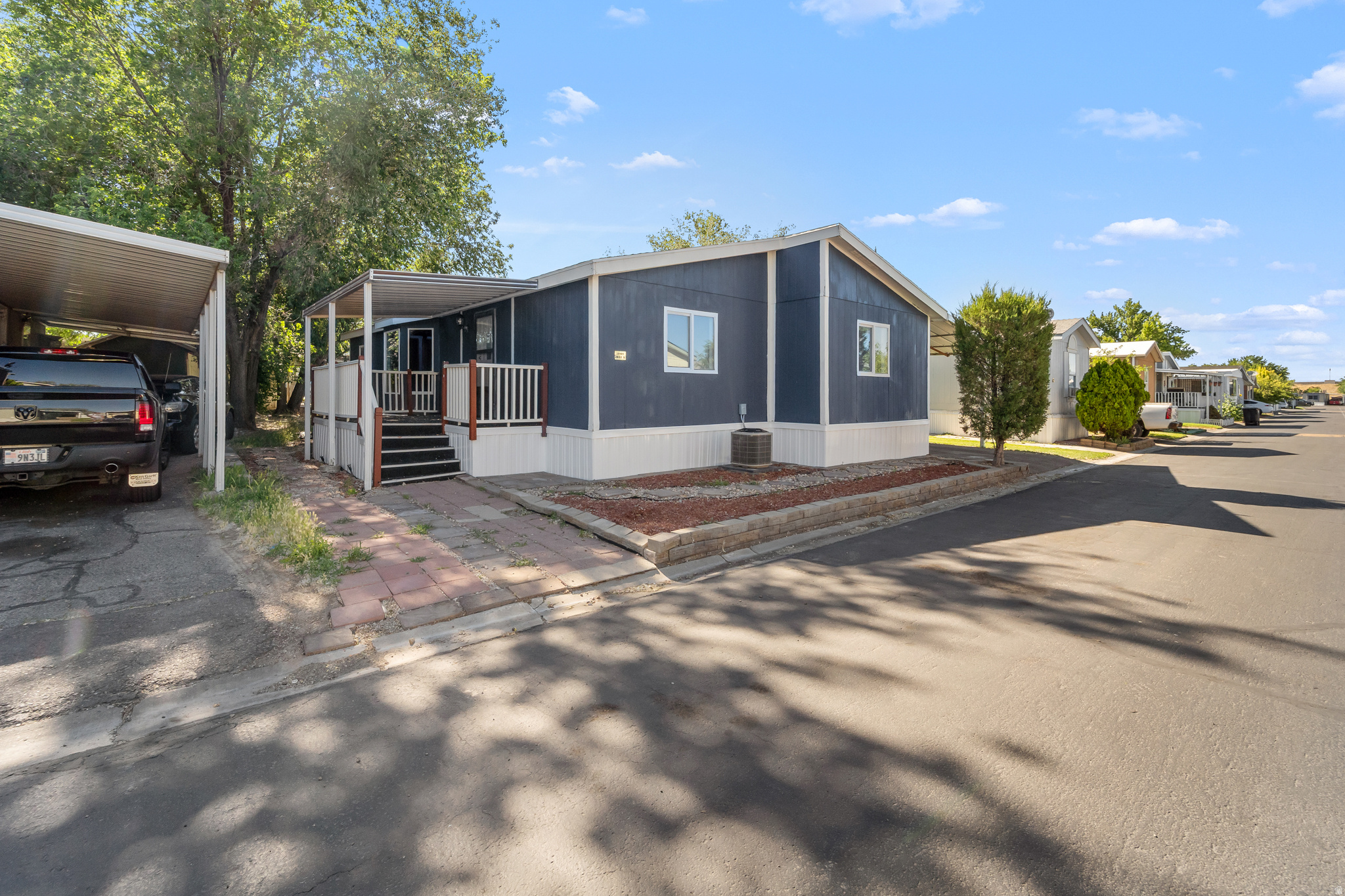 MOUNTAIN VIEW MHC - Residential