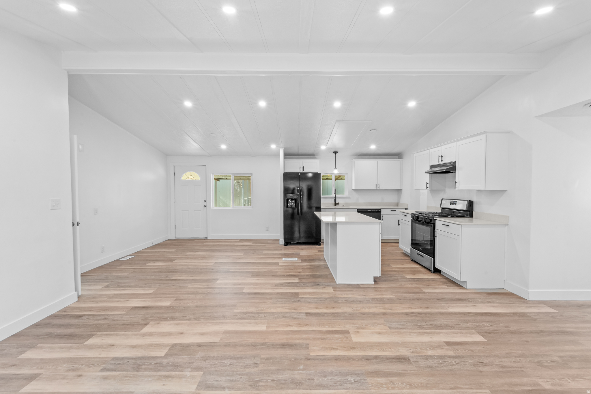 MOUNTAIN VIEW MHC - Residential