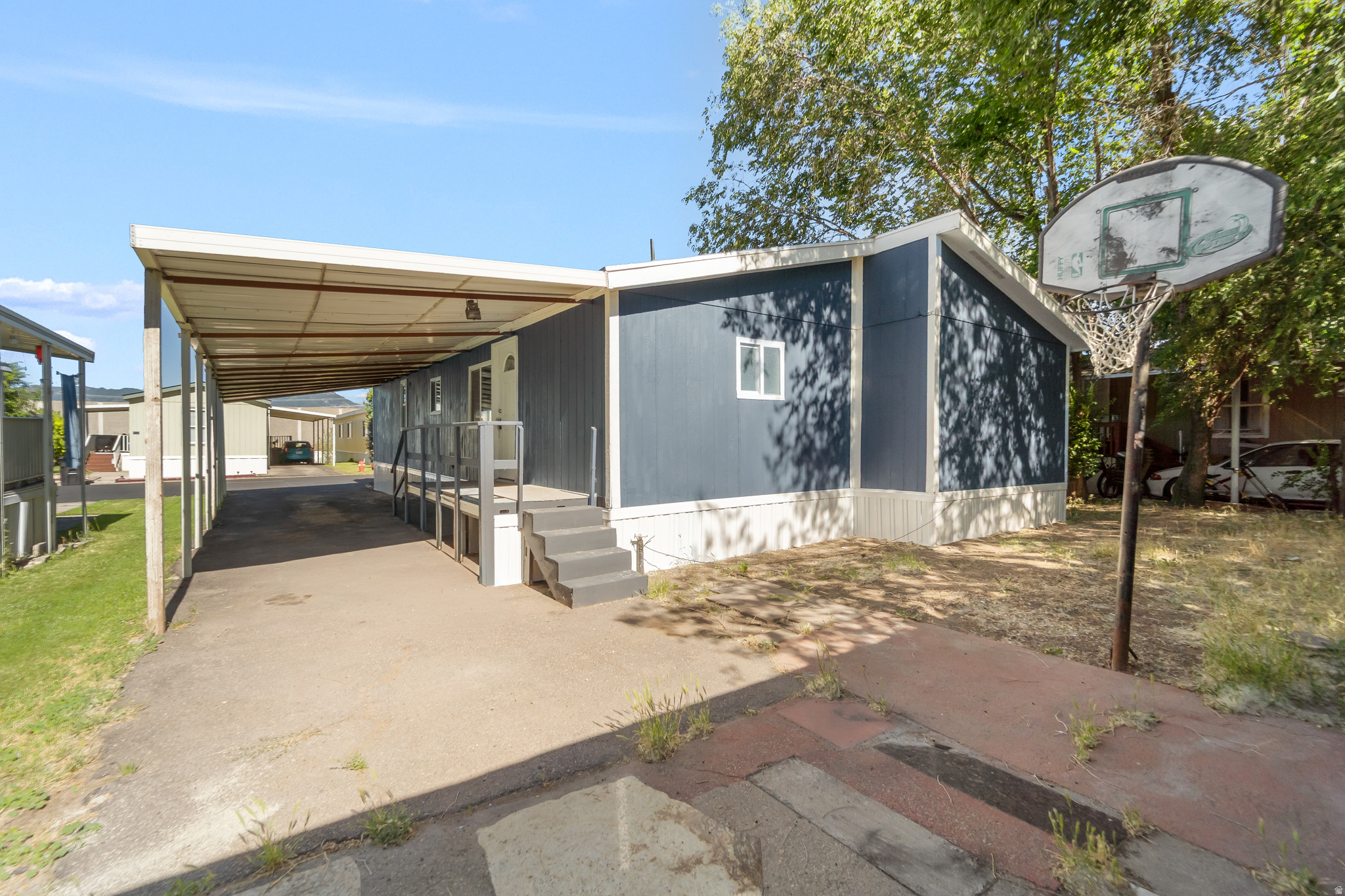 MOUNTAIN VIEW MHC - Residential