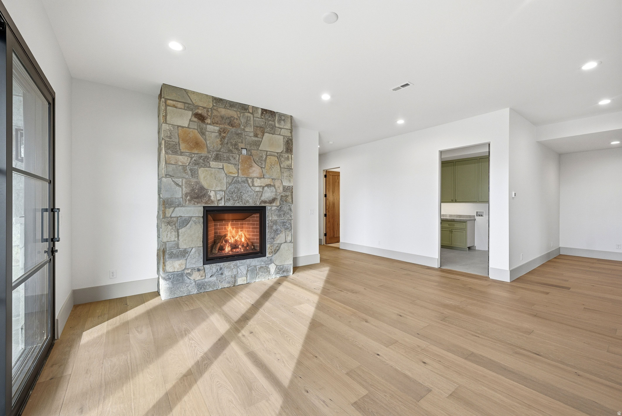 GOLDEN EAGLE - Residential