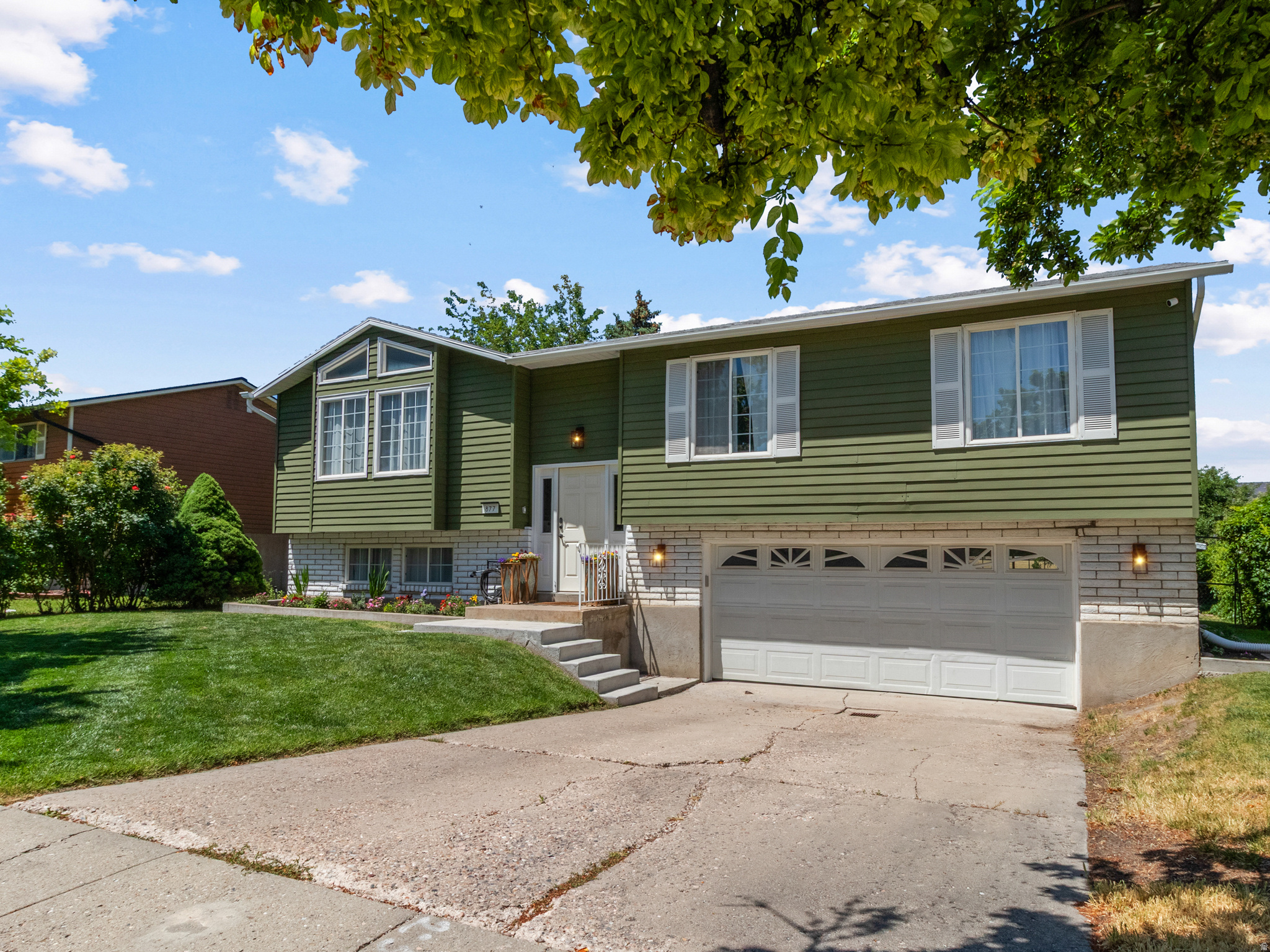 MEADOWS - Residential