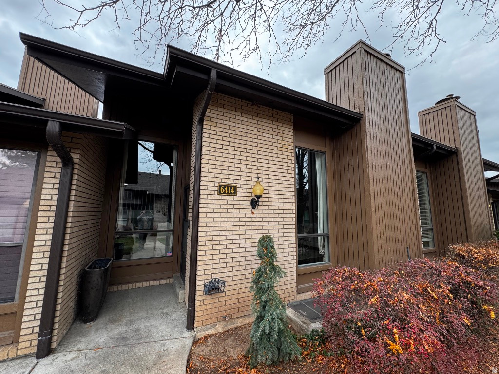 BROOKSTONE - Residential