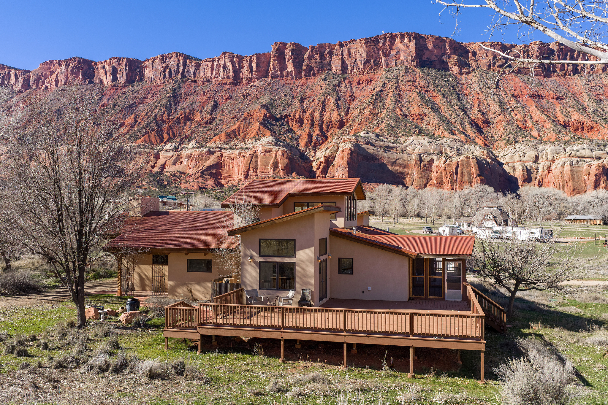 CASTLE VALLEY RIVER RANCHOS - Residential