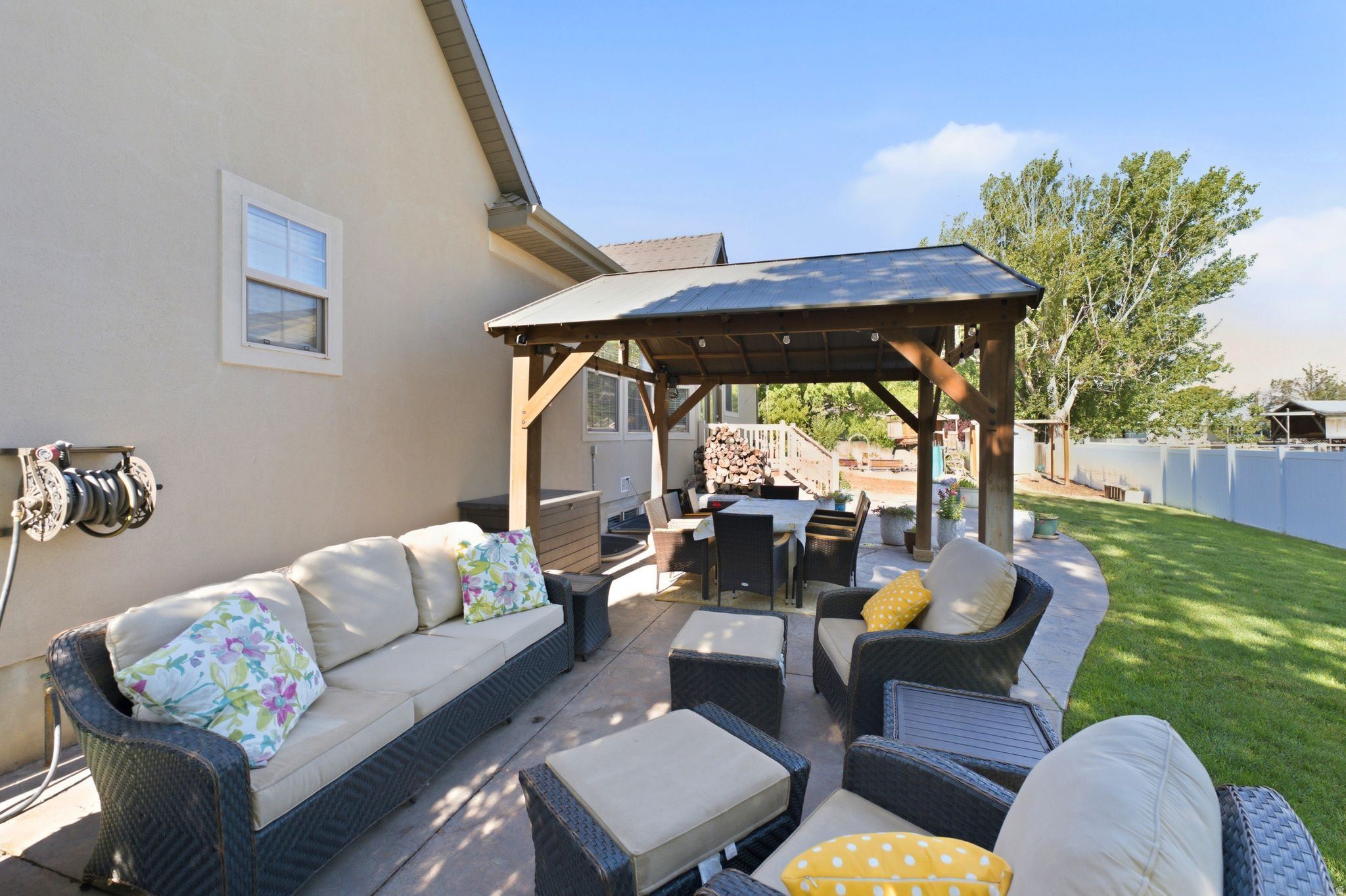 CRYSTAL CREEK - Residential