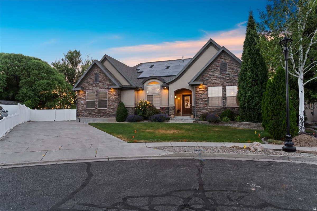 CRYSTAL CREEK - Residential