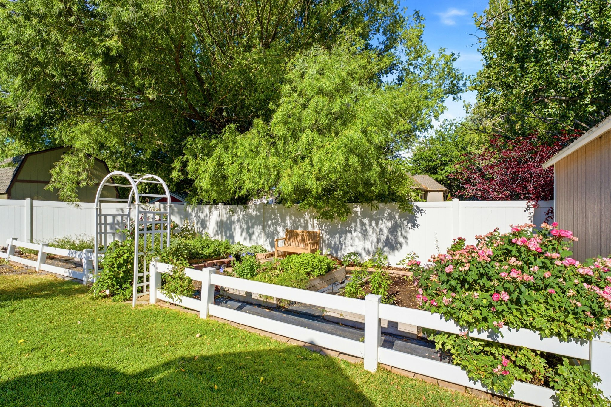 CRYSTAL CREEK - Residential