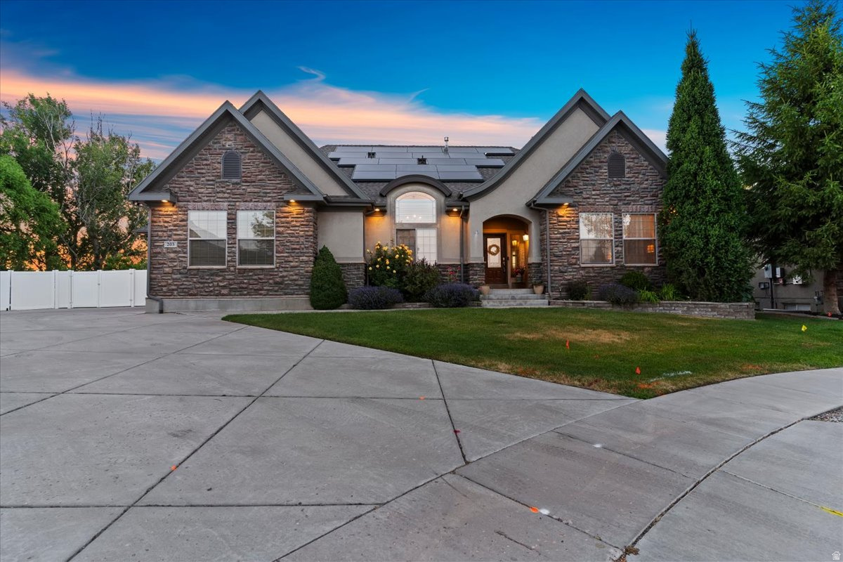 CRYSTAL CREEK - Residential