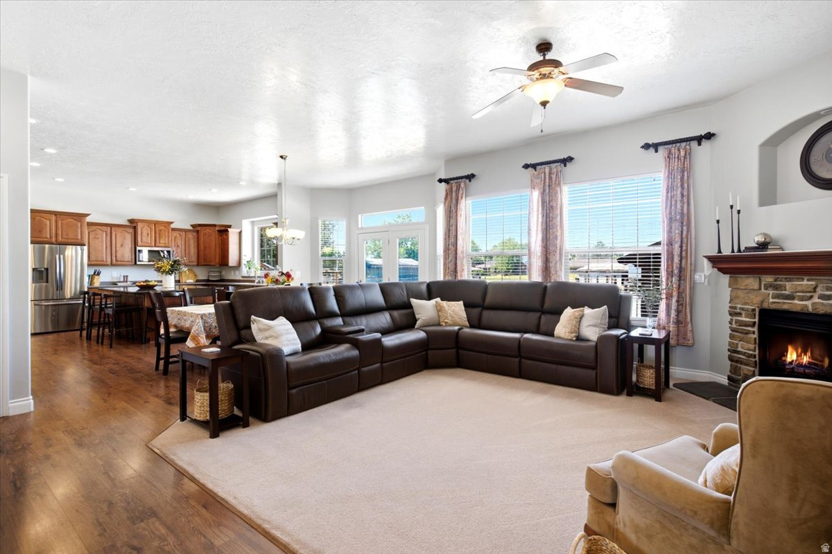 CRYSTAL CREEK - Residential