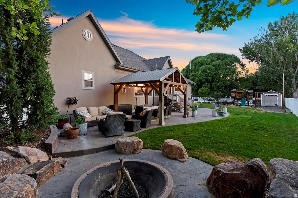 CRYSTAL CREEK - Residential