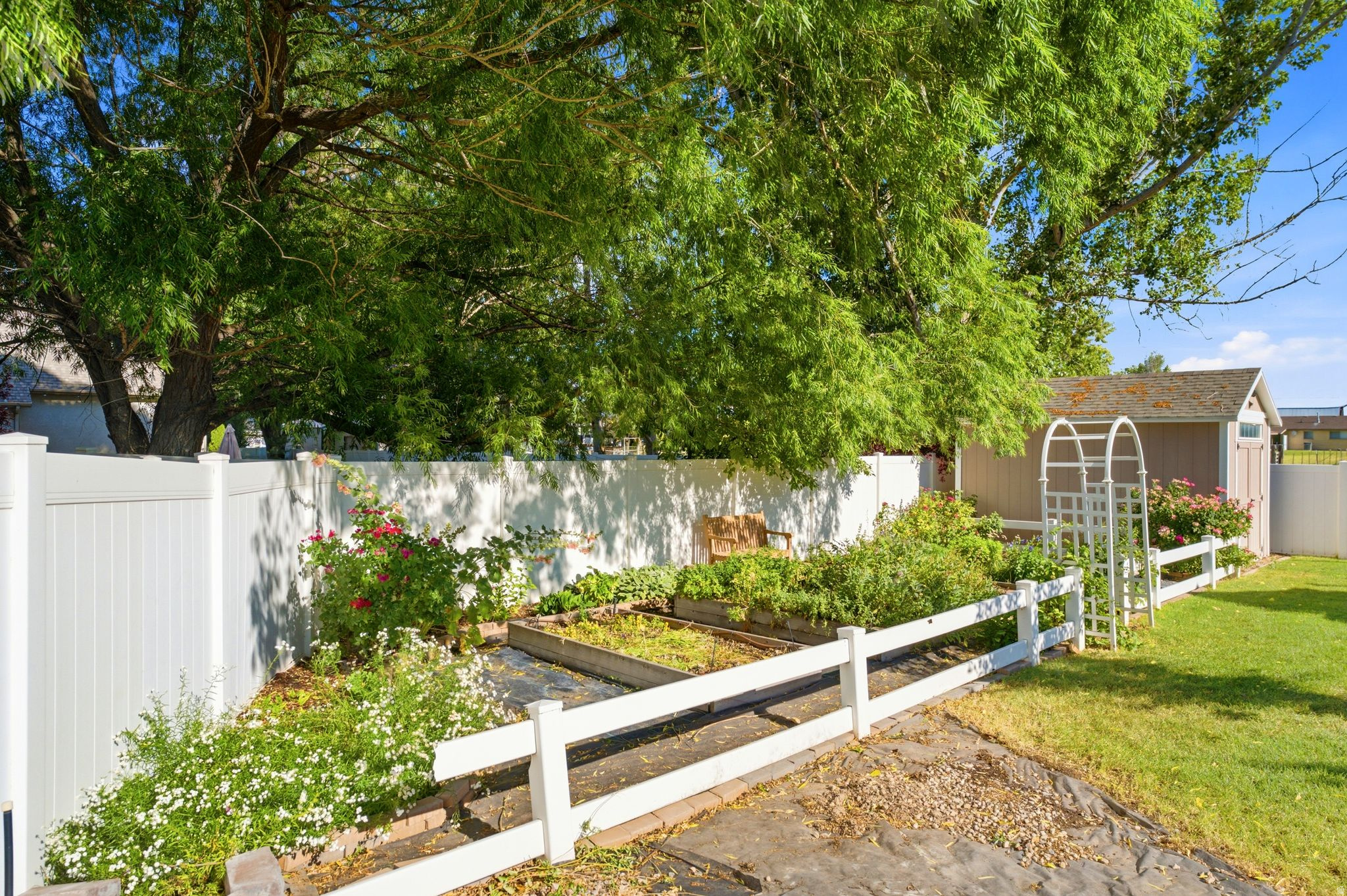 CRYSTAL CREEK - Residential
