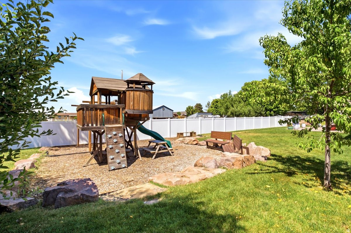 CRYSTAL CREEK - Residential