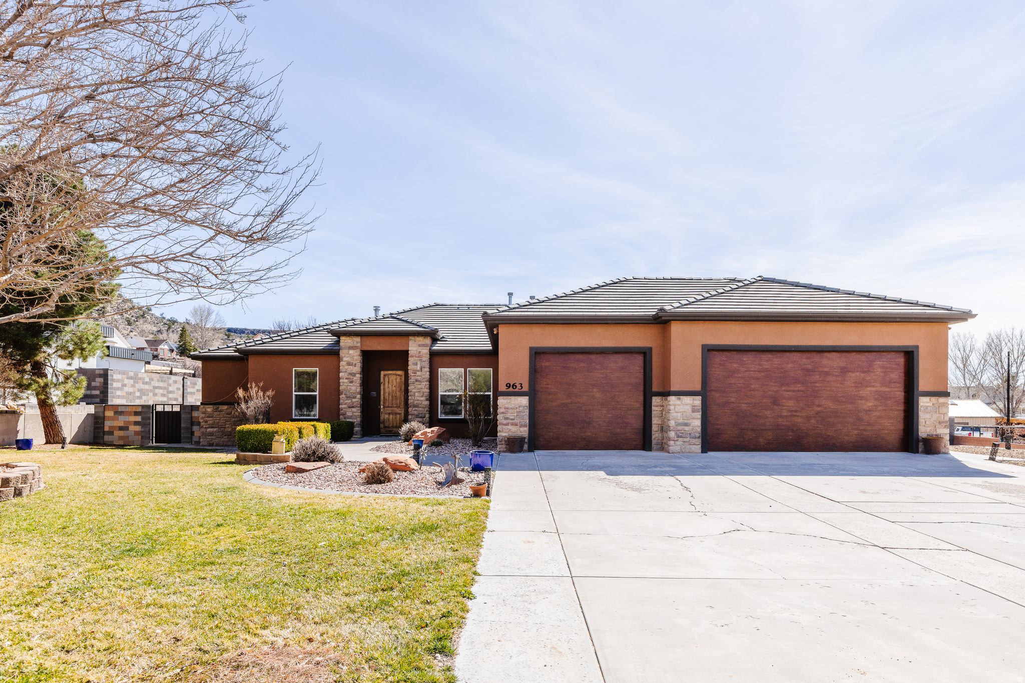 DIAMOND VALLEY ACRES - Residential