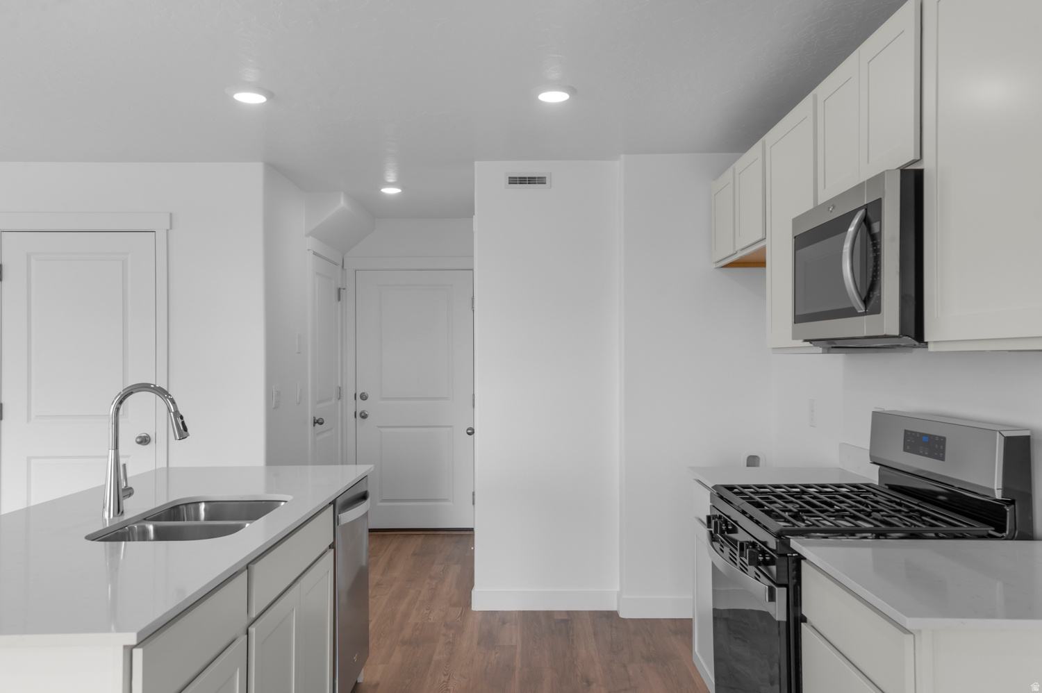 INVERNESS BY D.R. HORTON - Residential