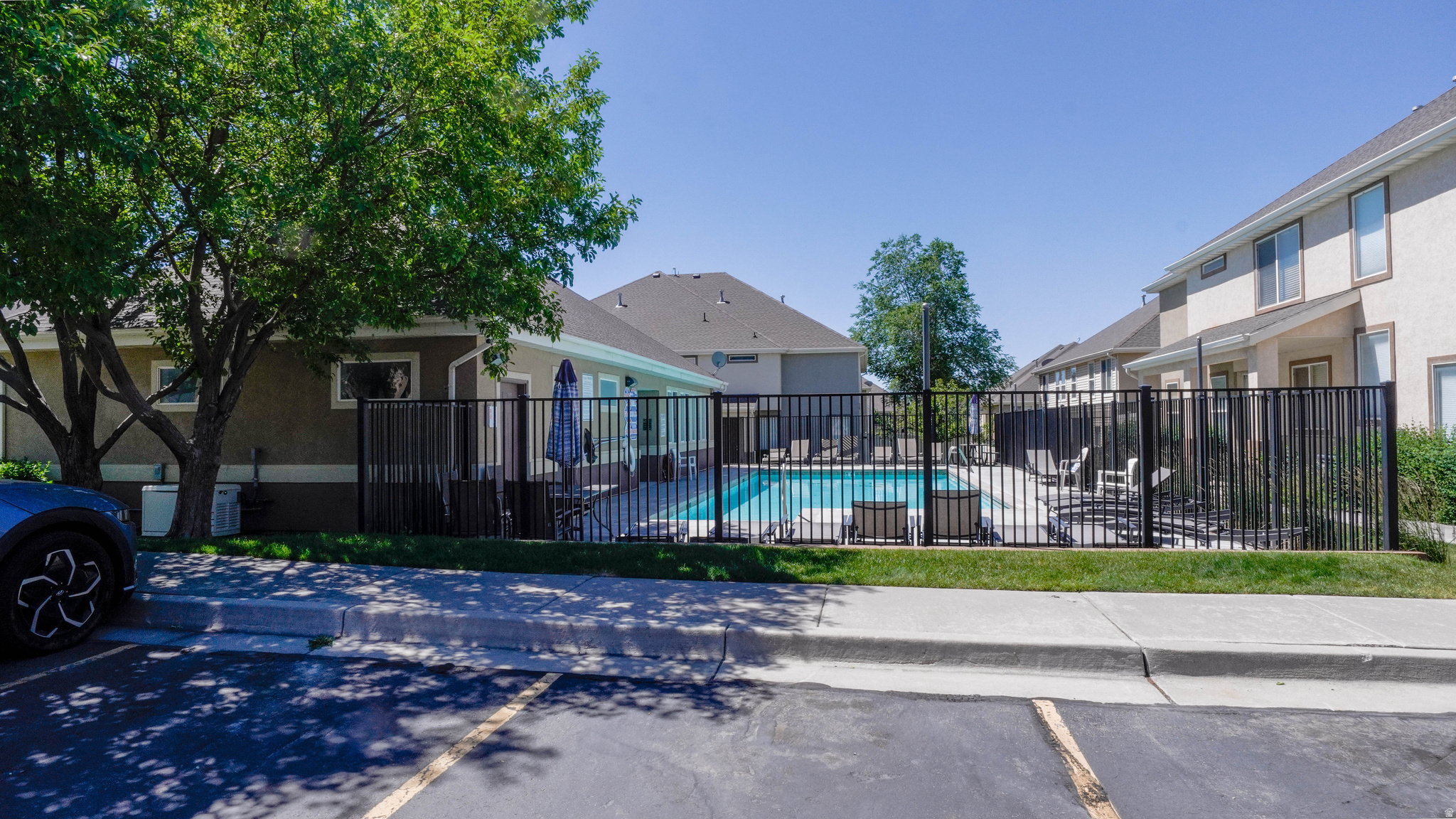 PROMENADE AT PHEASANT POINTE CONDO - Residential