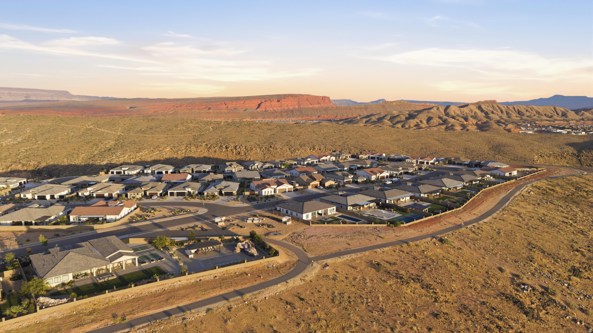 VIEWS IN CORAL CANYON - Residential