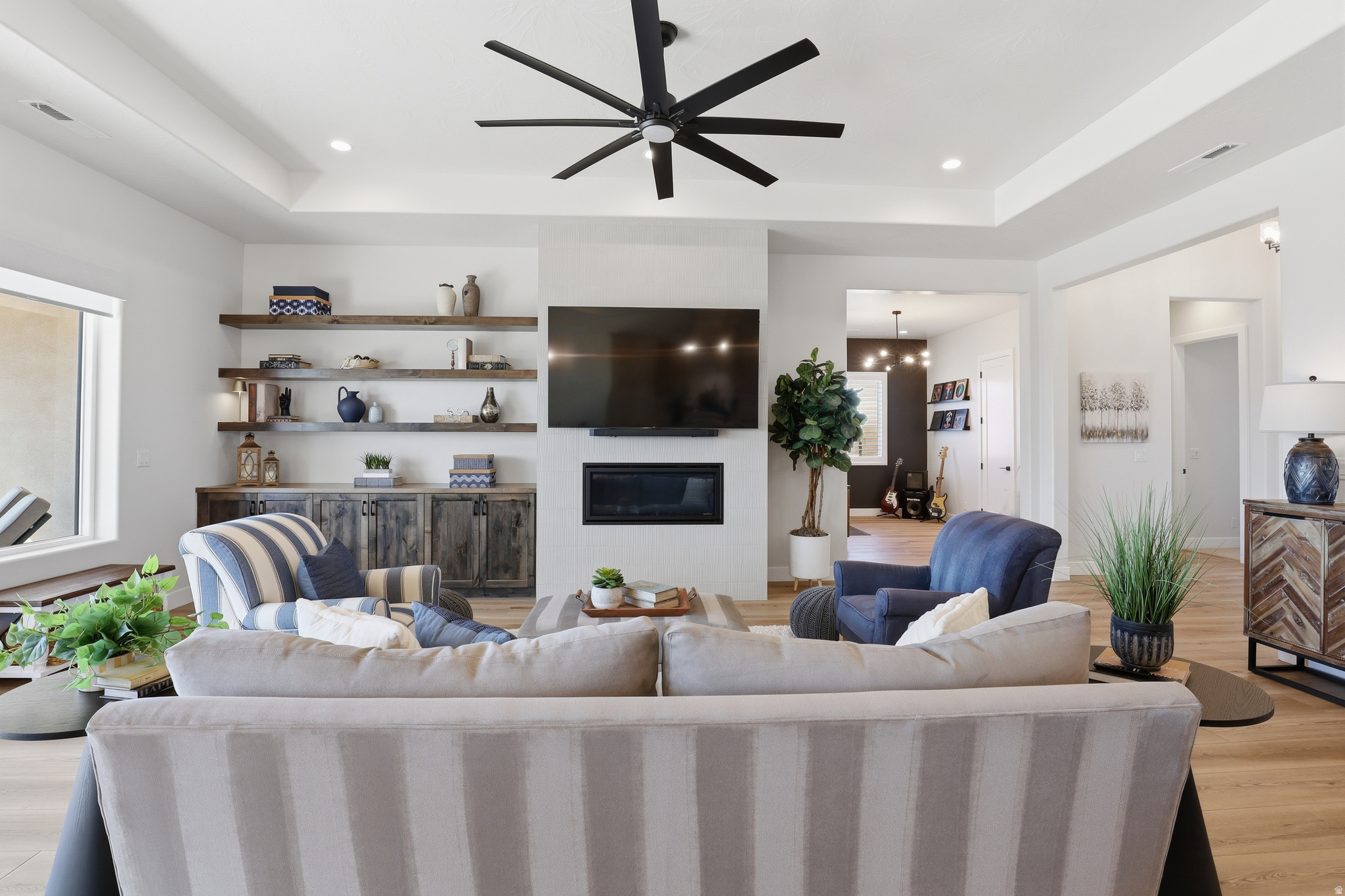 VIEWS IN CORAL CANYON - Residential