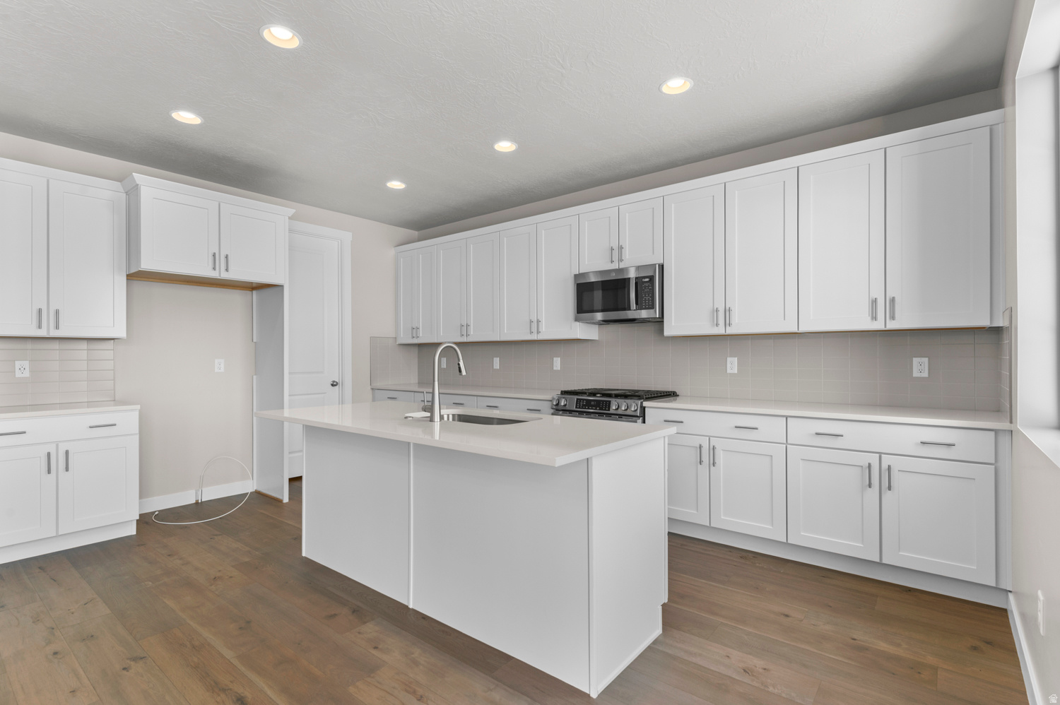 HIDDEN OAKS COLLECTION 606 - Residential