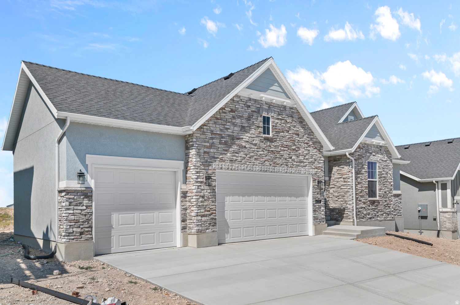 HIDDEN OAKS COLLECTION 606 - Residential