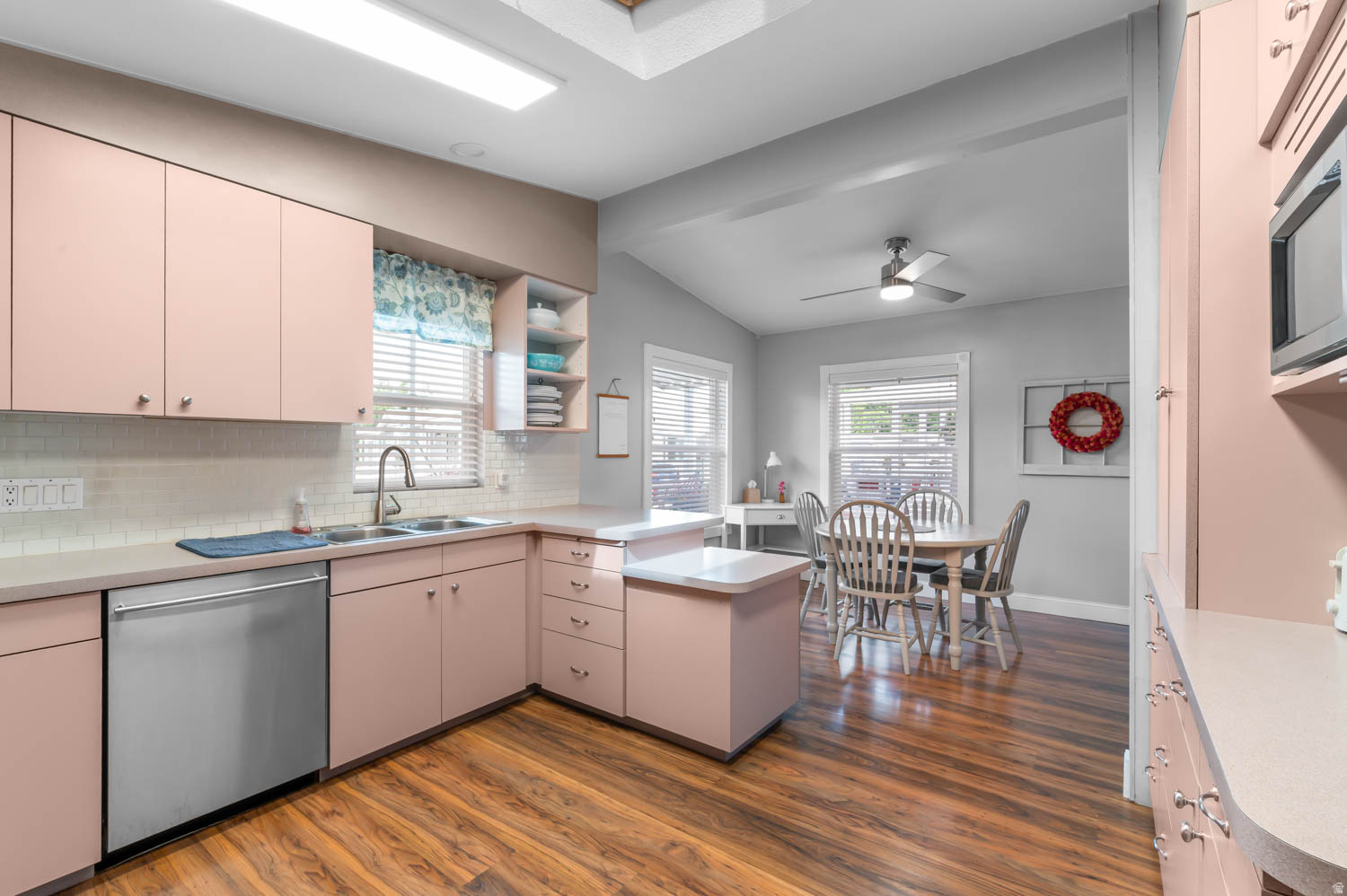 MAJESTIC MEADOWS - Residential