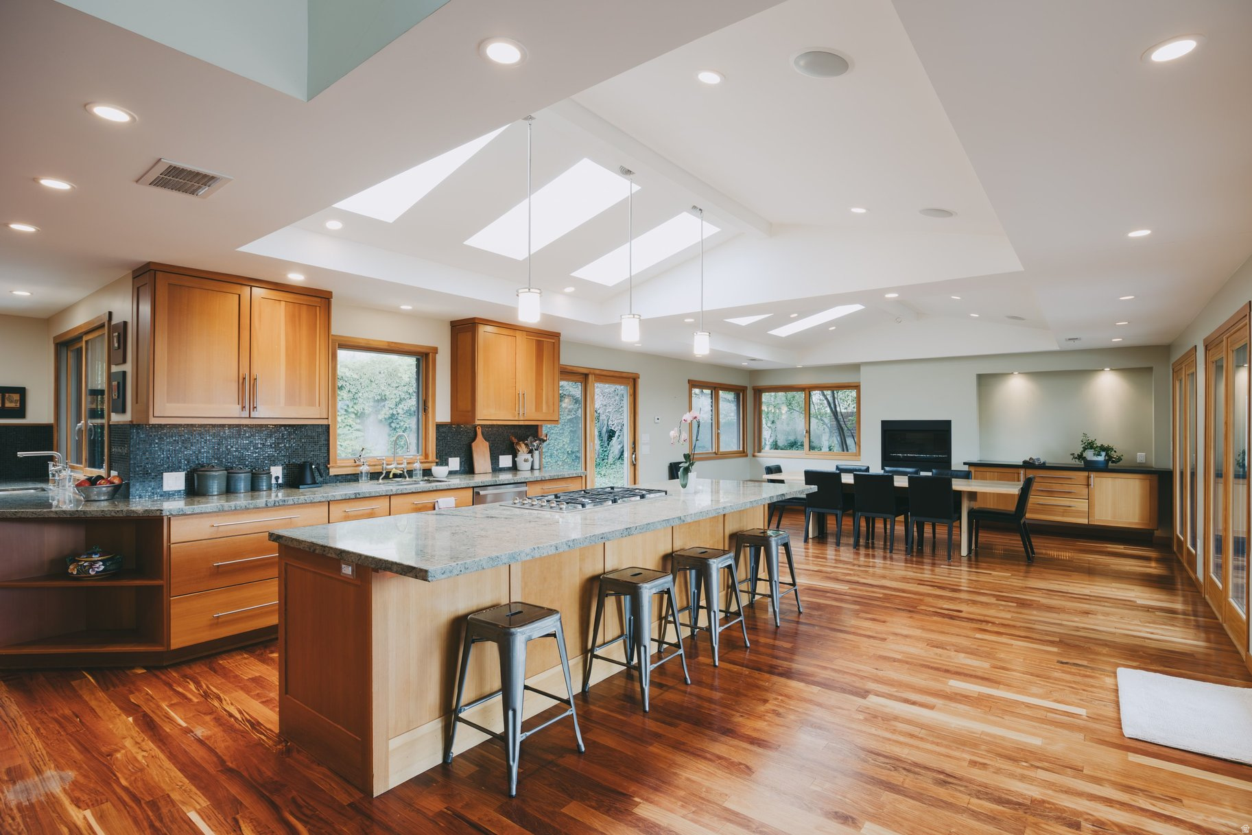 NORTHCREST - Residential