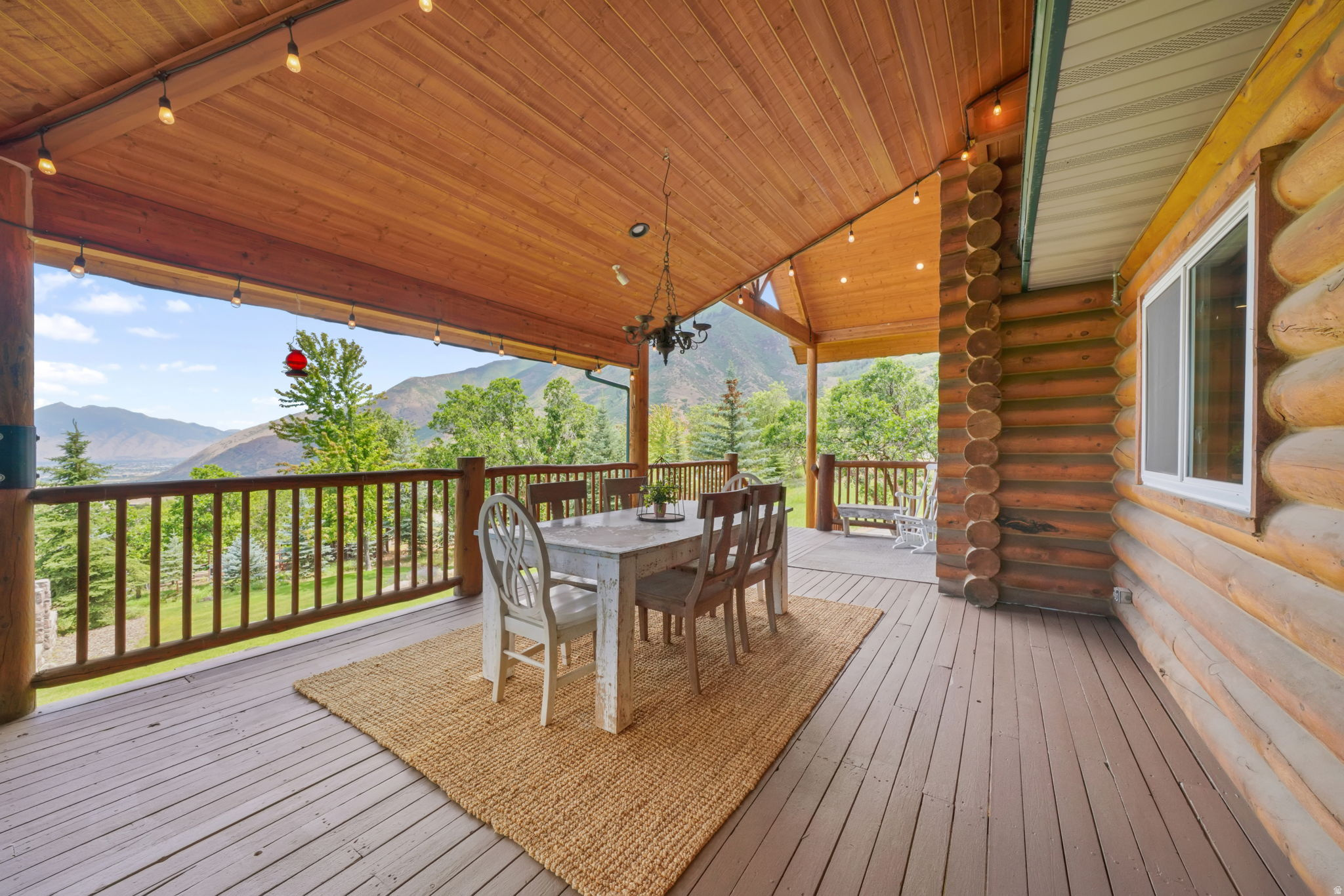 WOODLAND HILLS - Residential