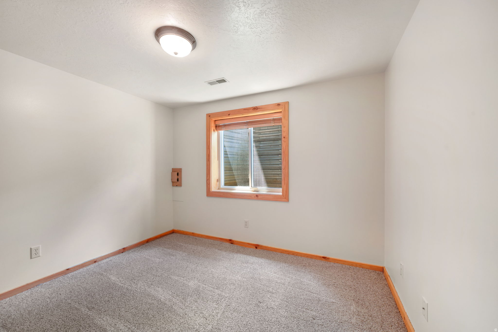 WOODLAND HILLS - Residential